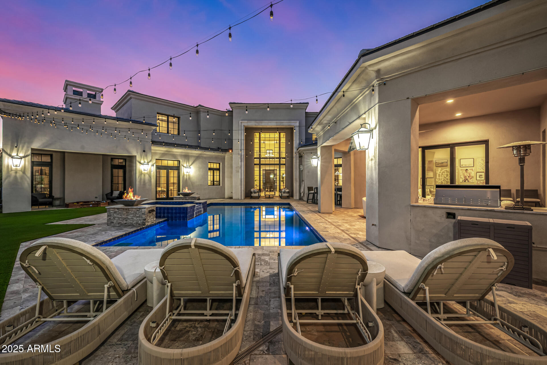 577 W HORSESHOE Place