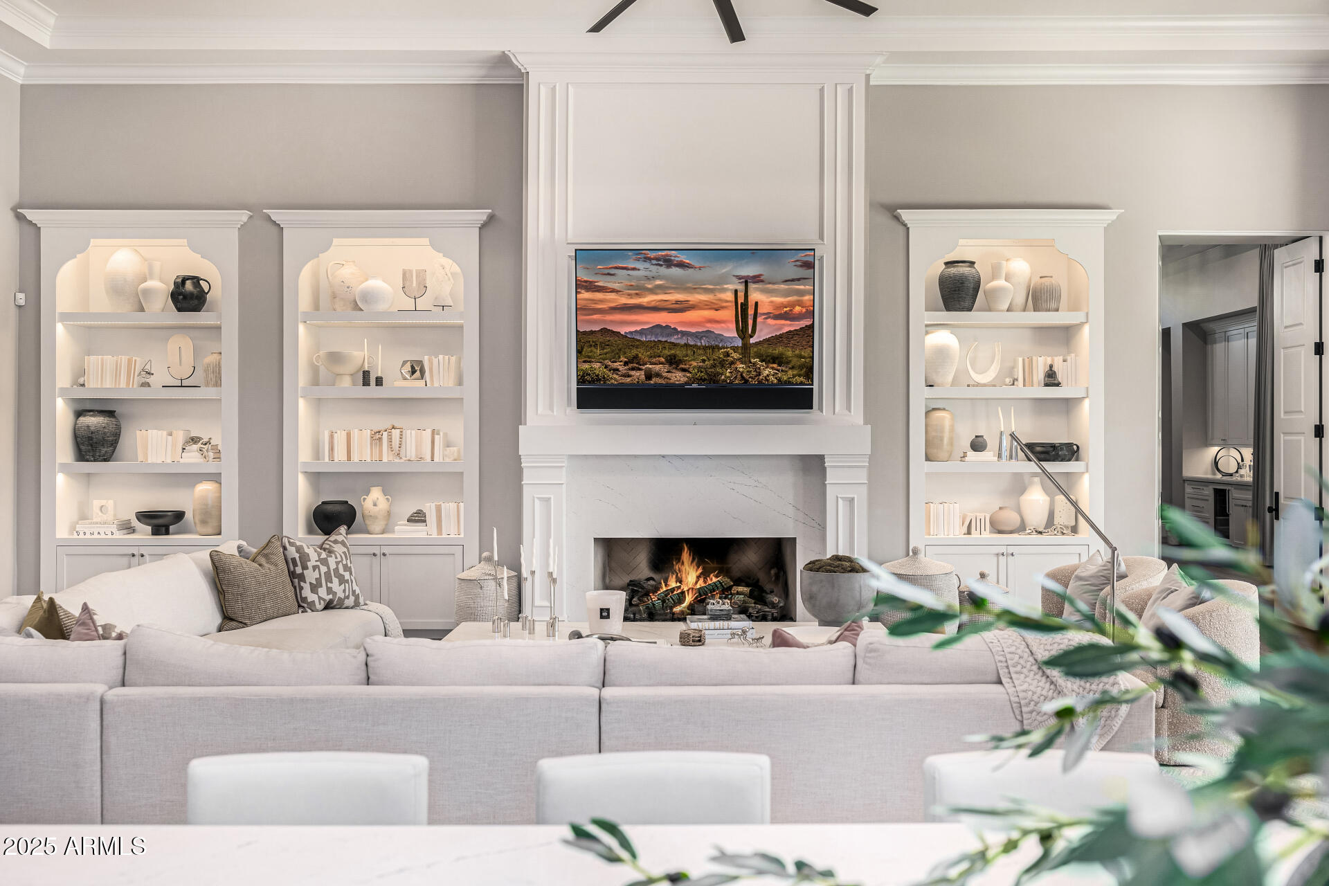 577 W HORSESHOE Place