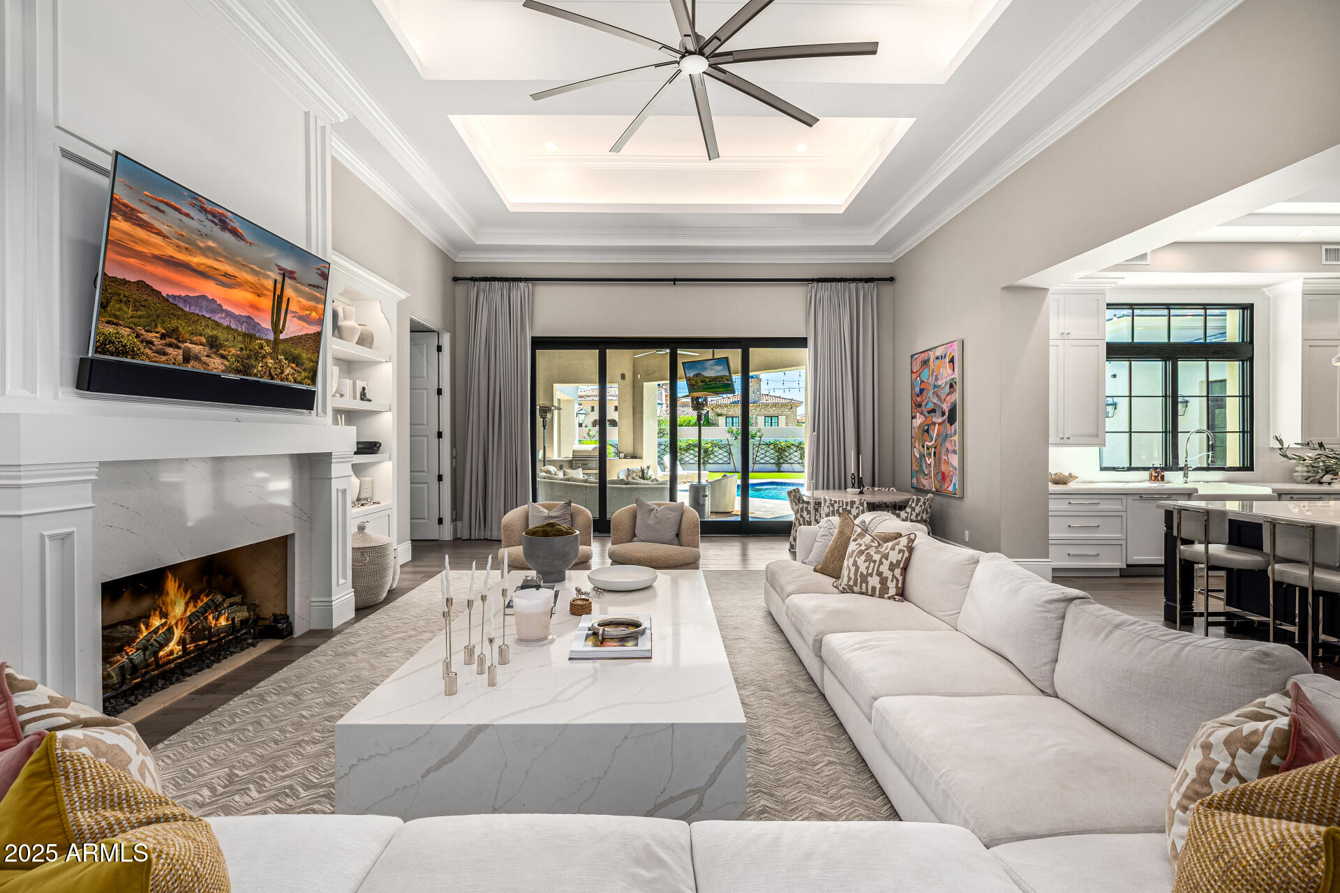 577 W HORSESHOE Place