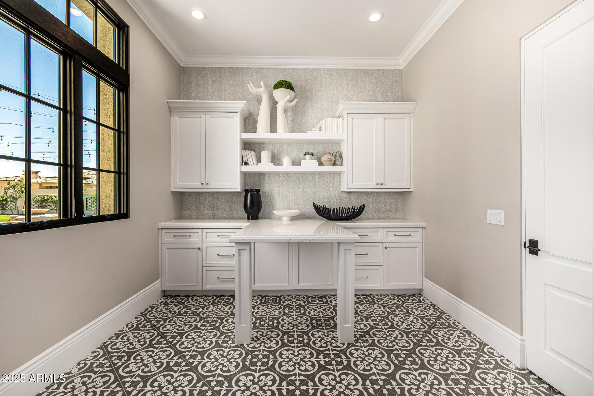 577 W HORSESHOE Place