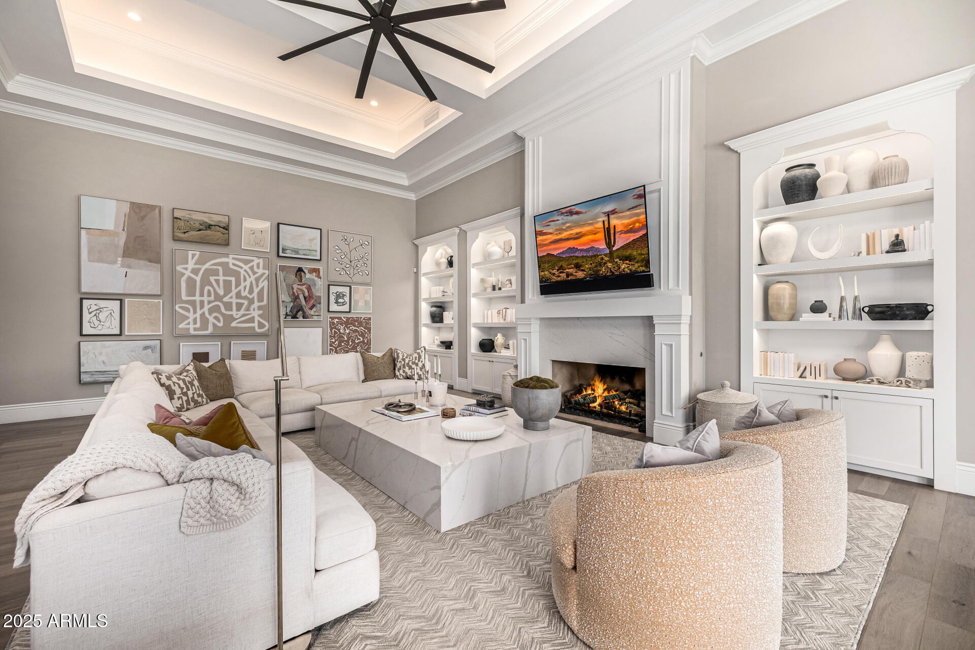 577 W HORSESHOE Place