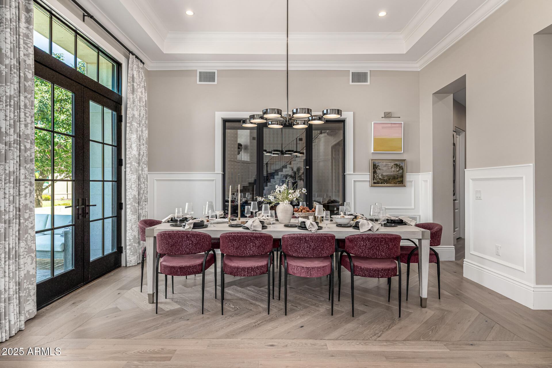 577 W HORSESHOE Place