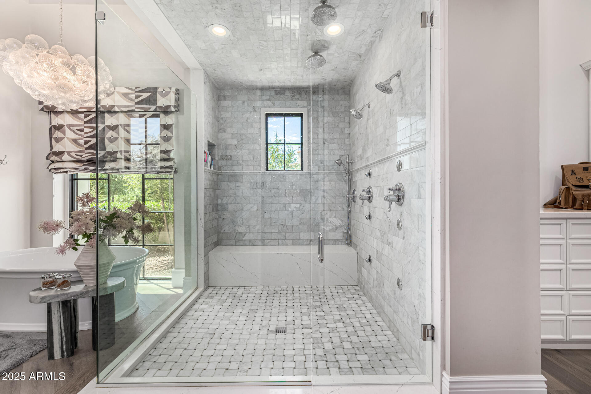 577 W HORSESHOE Place