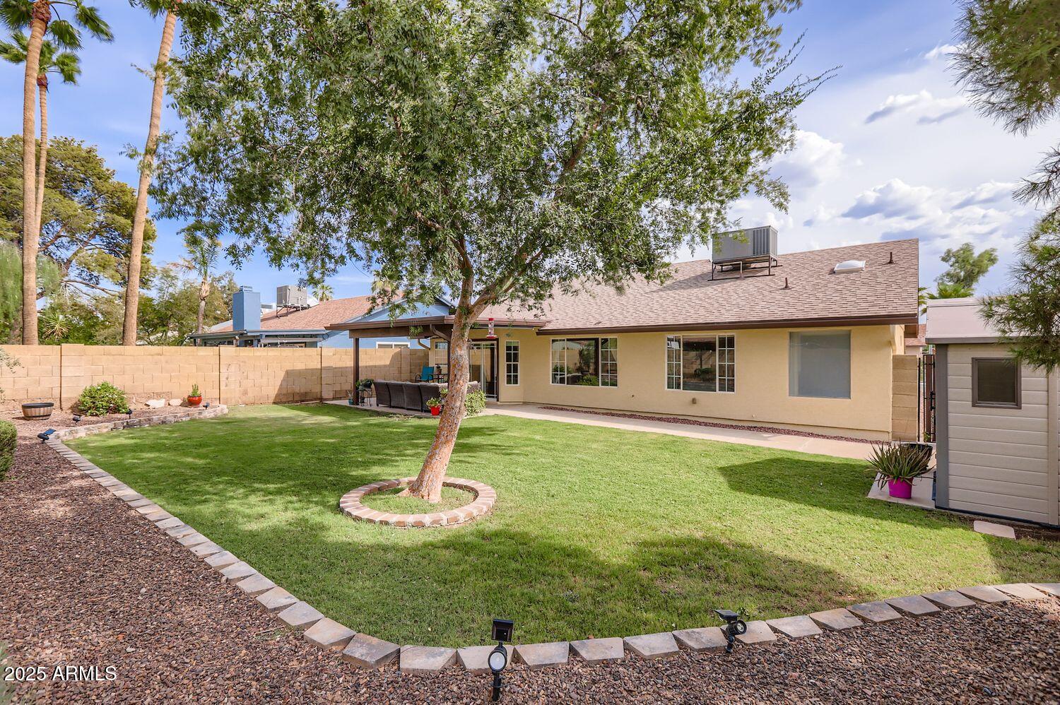 250 W PIUTE Avenue