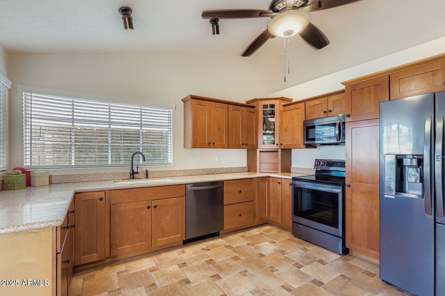 250 W PIUTE Avenue
