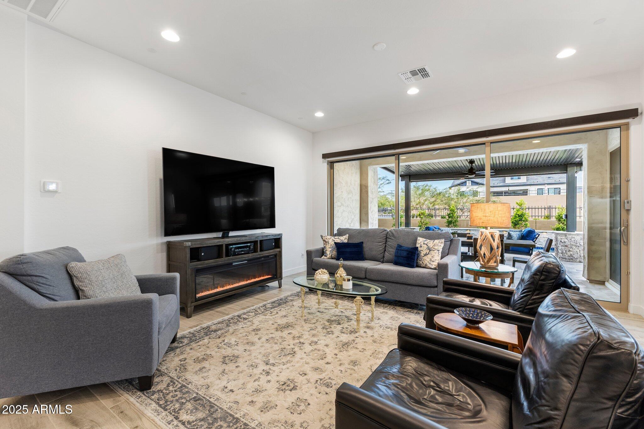 5931 E SIERRA MORENA Street