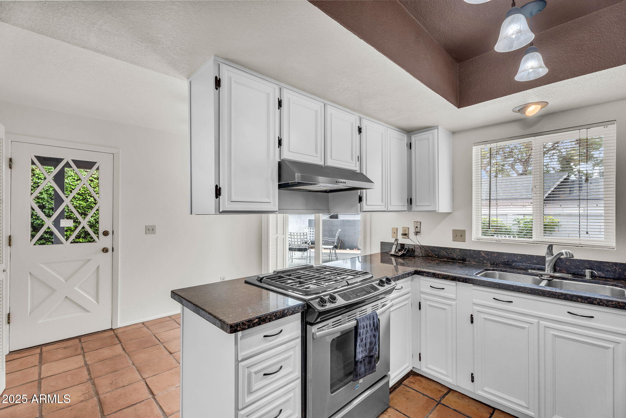 1515 W PALMAIRE Avenue