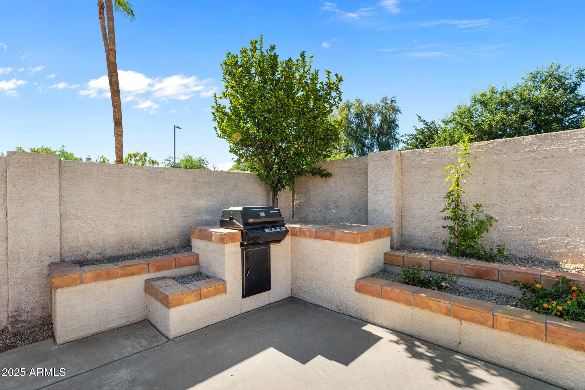 6382 W BLACKHAWK Drive