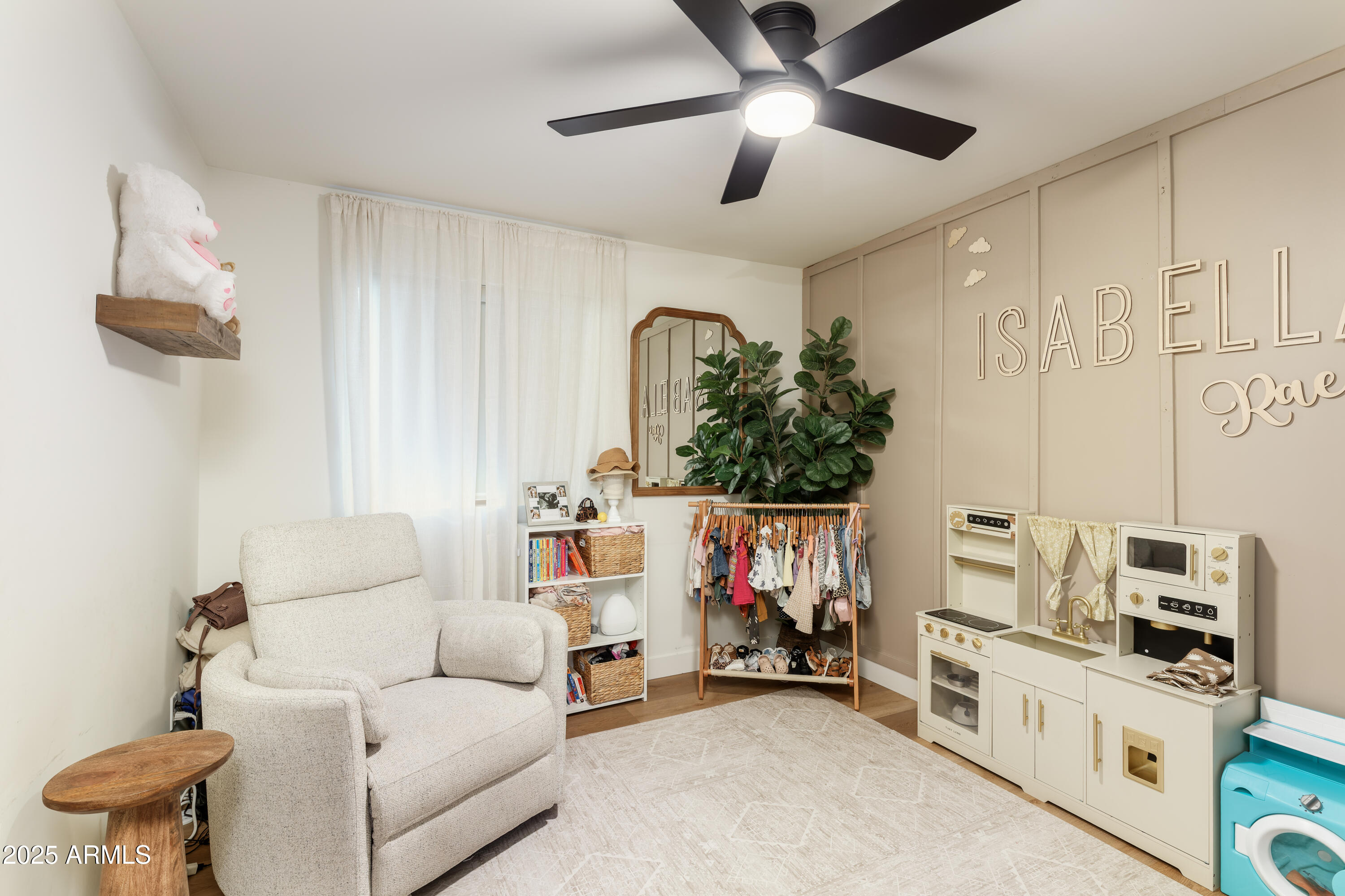 8024 E HUBBELL Street