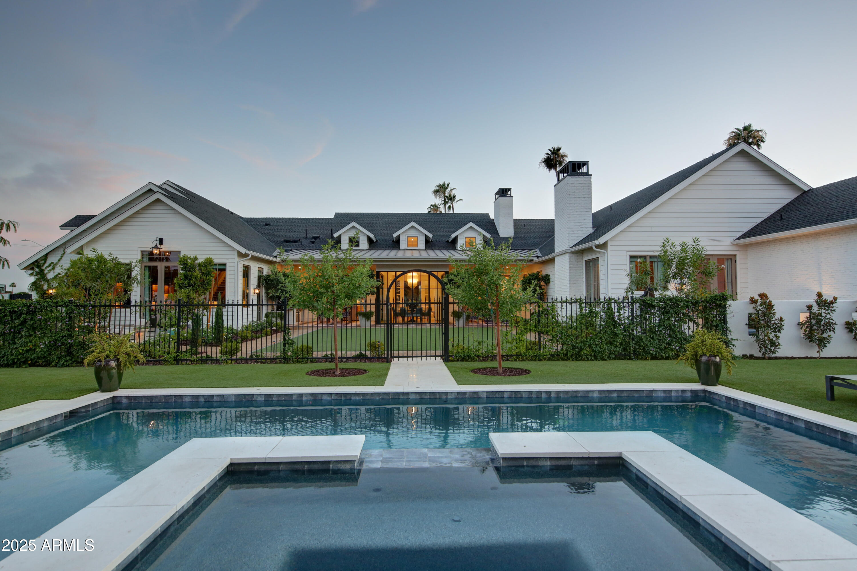 5144 E Calle Del Medio