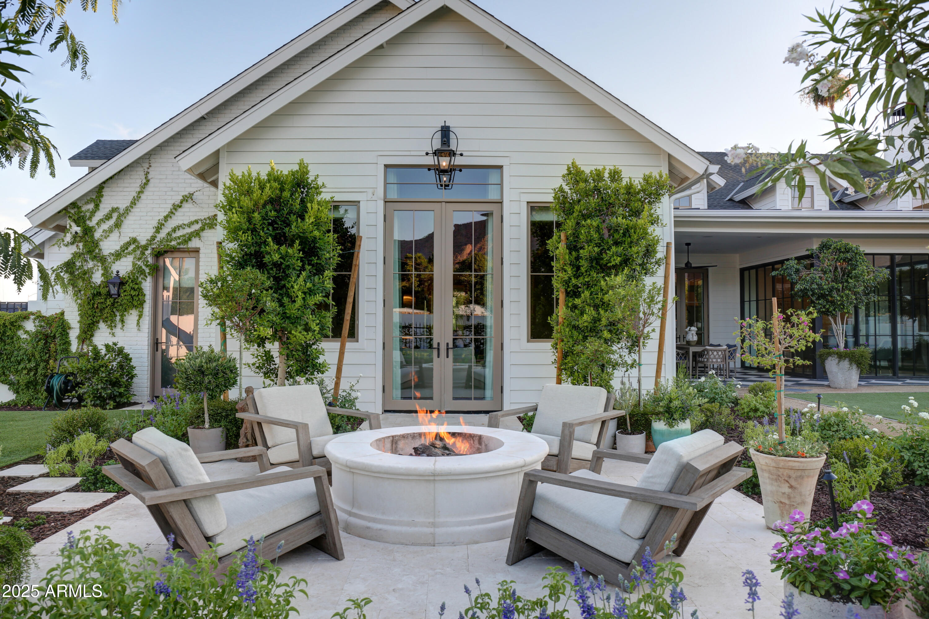 5144 E Calle Del Medio