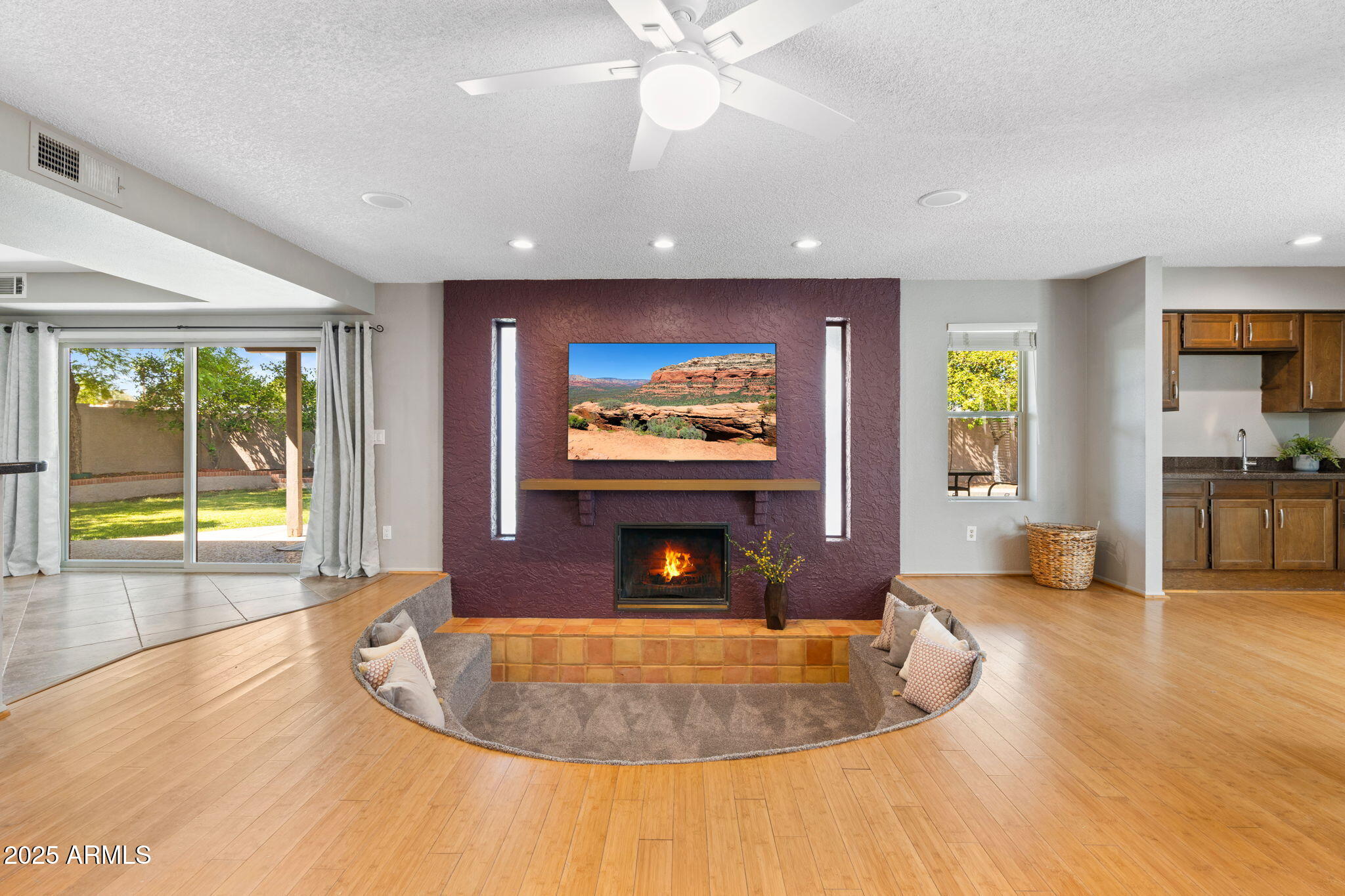 3302 E MALAPAI Drive