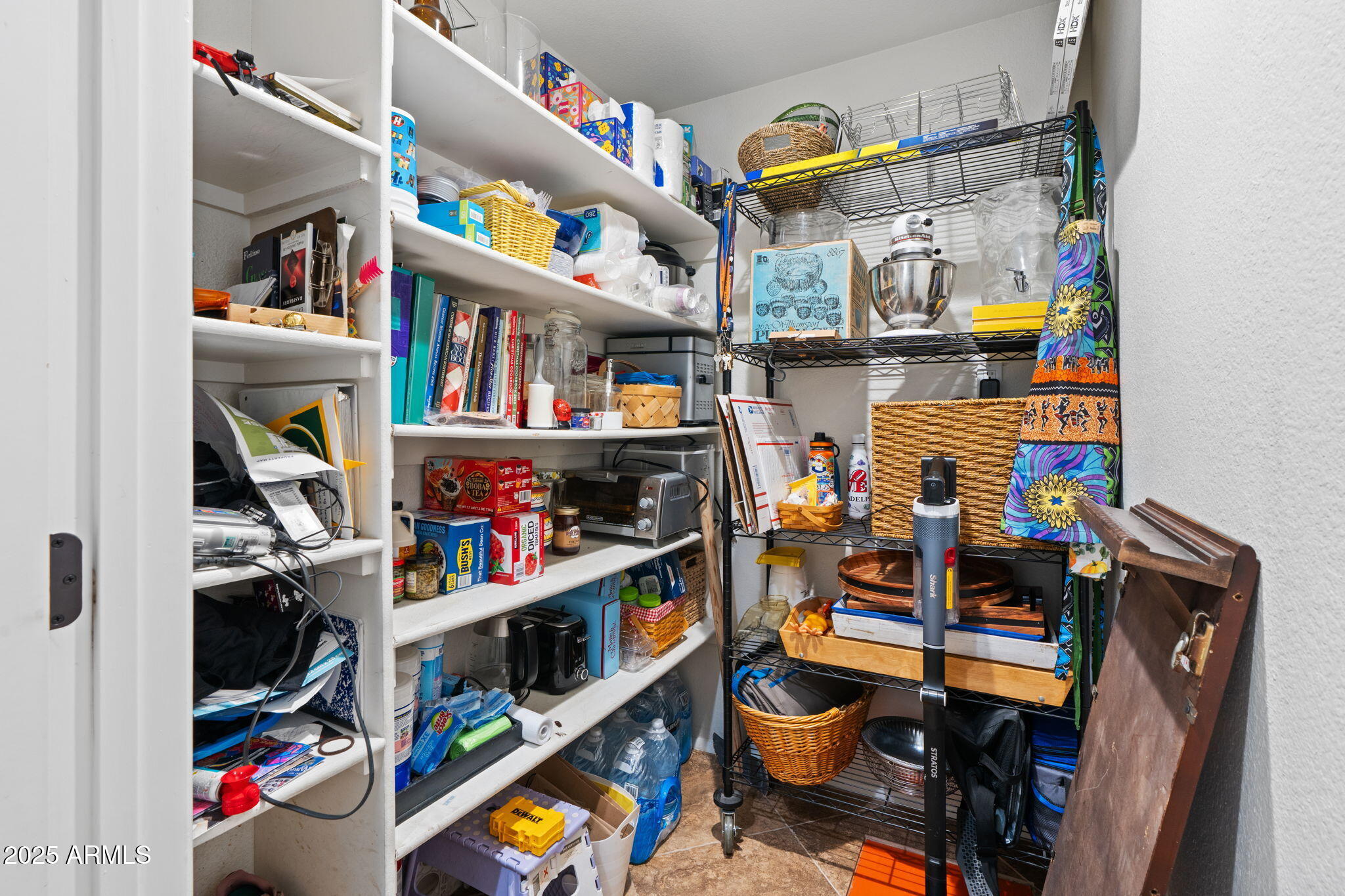 3302 E MALAPAI Drive