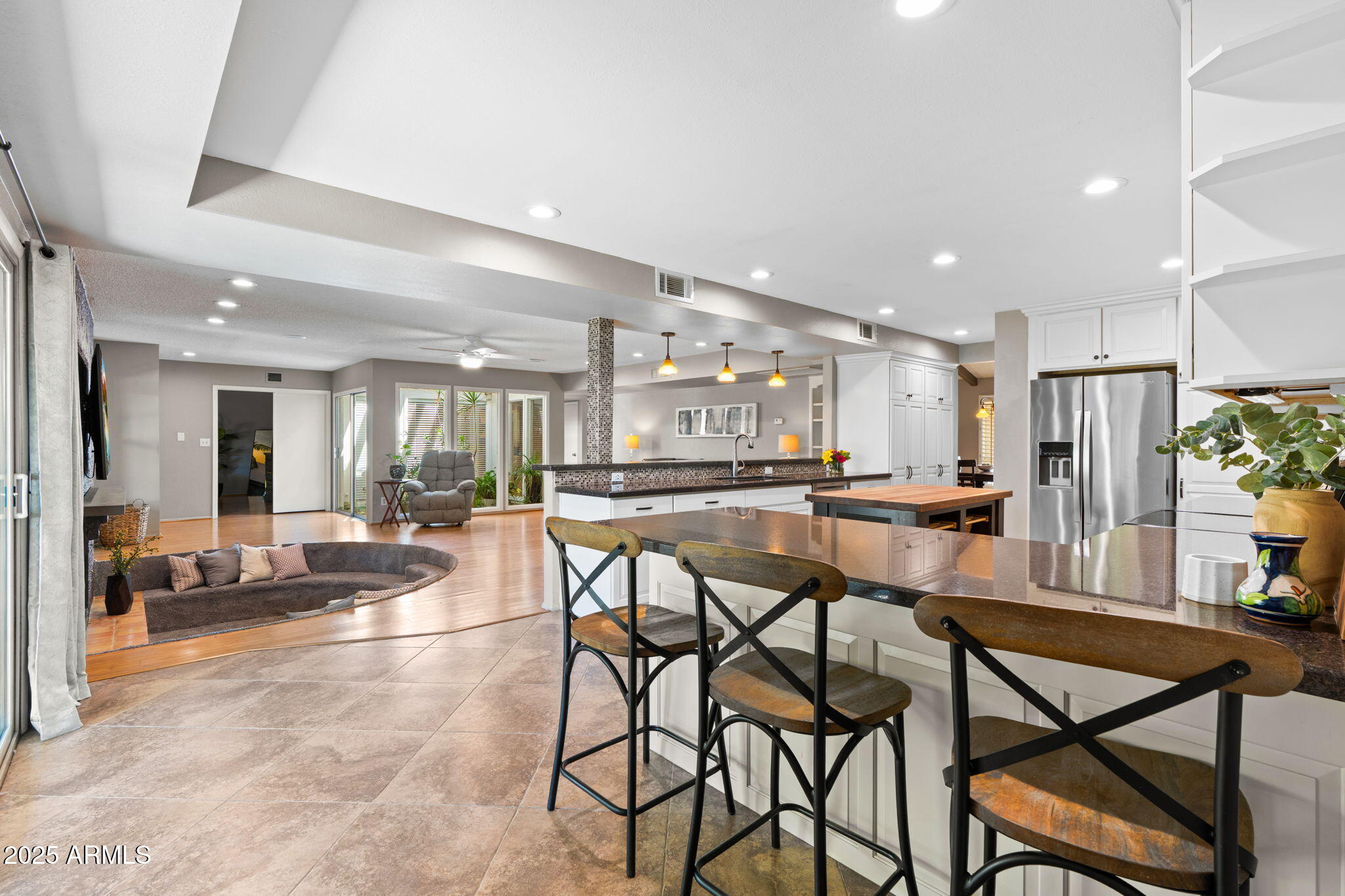 3302 E MALAPAI Drive