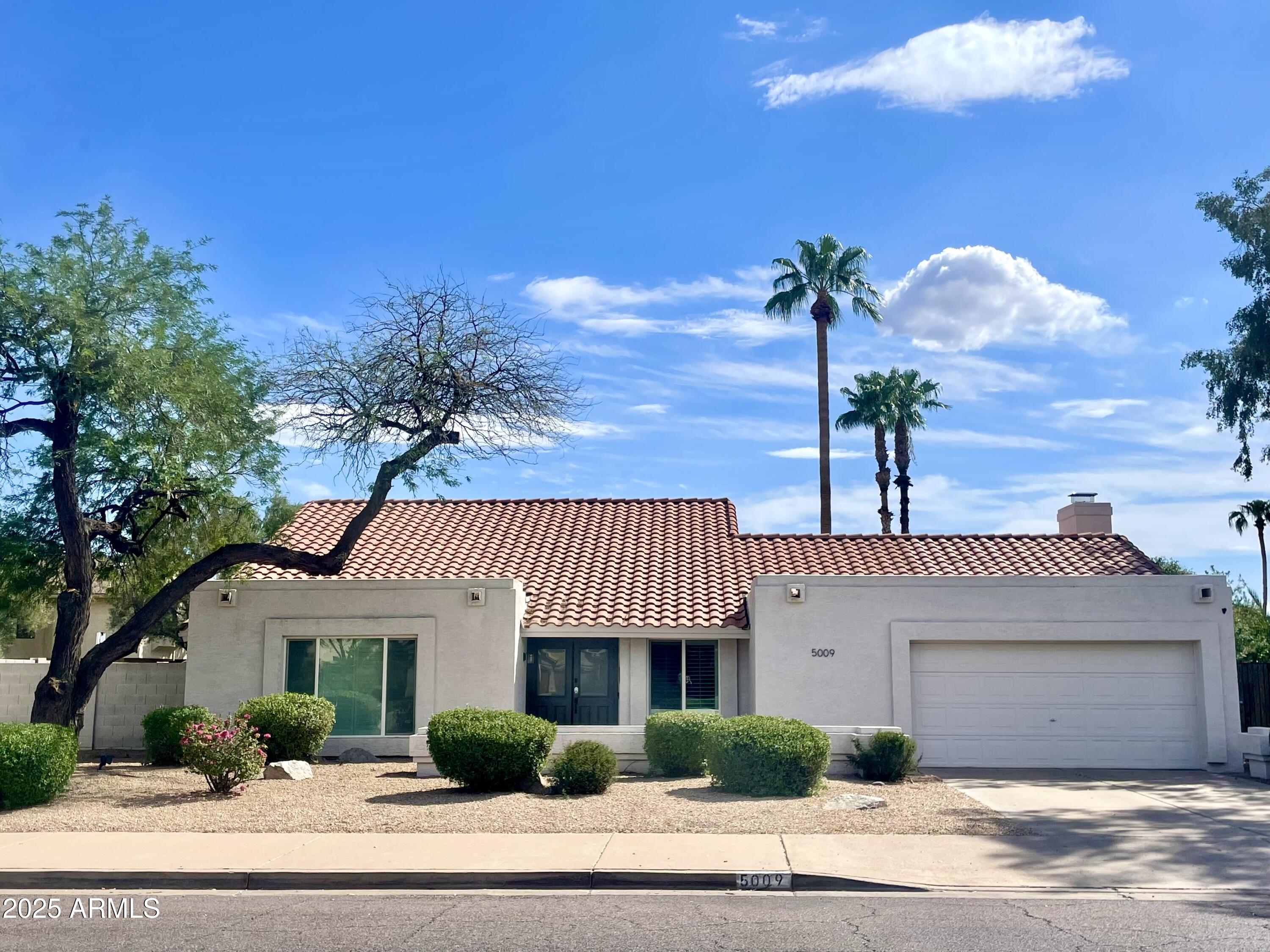 5009 E PARADISE Lane