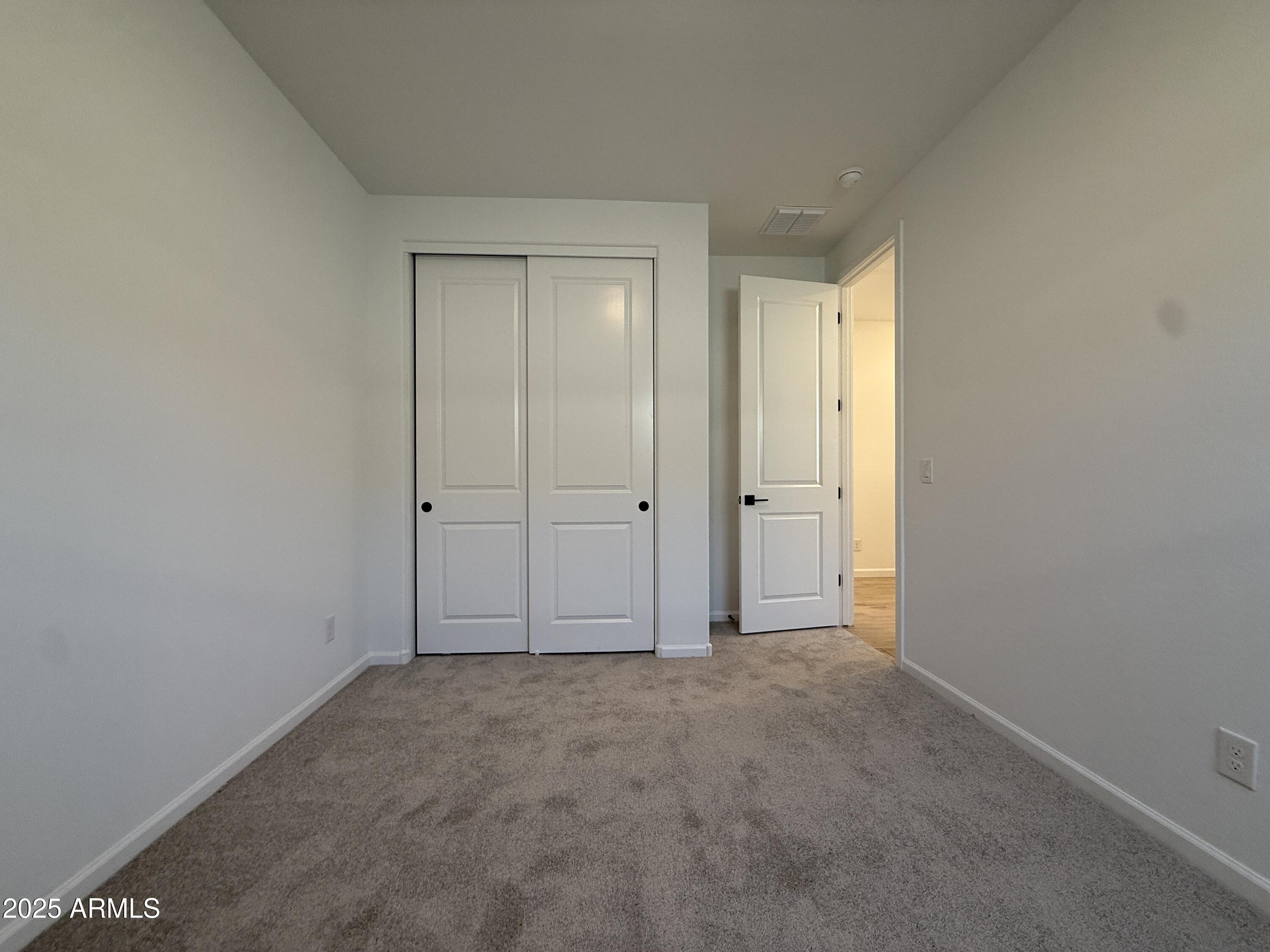 9619 W TAMARISK Avenue