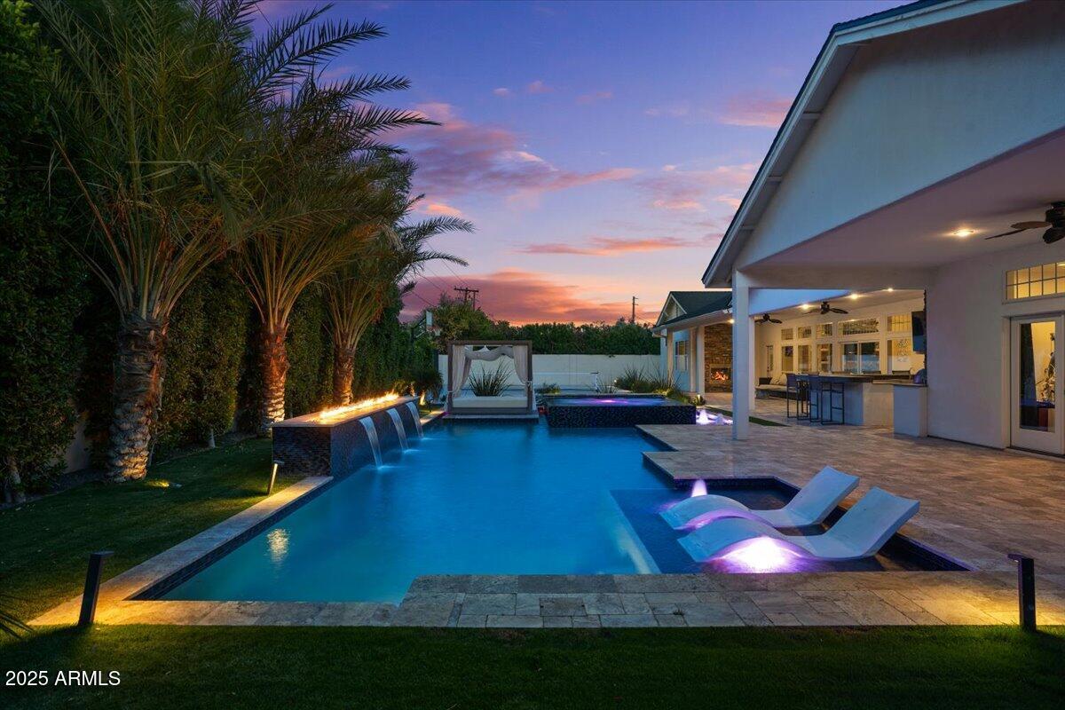 6522 E CALLE DEL MEDIA