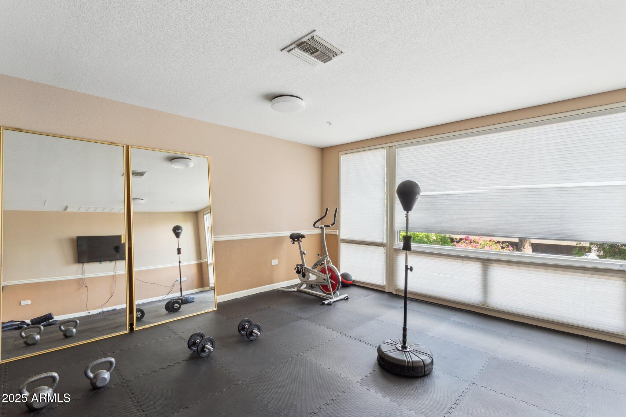 4200 N MILLER Road, 220