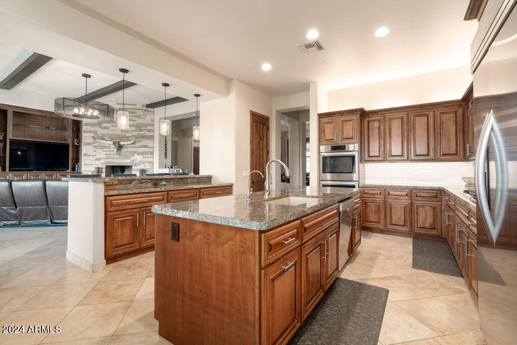 36482 N BOULDER VIEW Drive