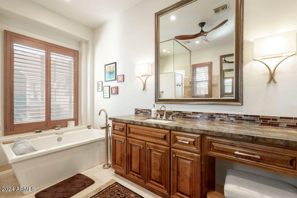 36482 N BOULDER VIEW Drive
