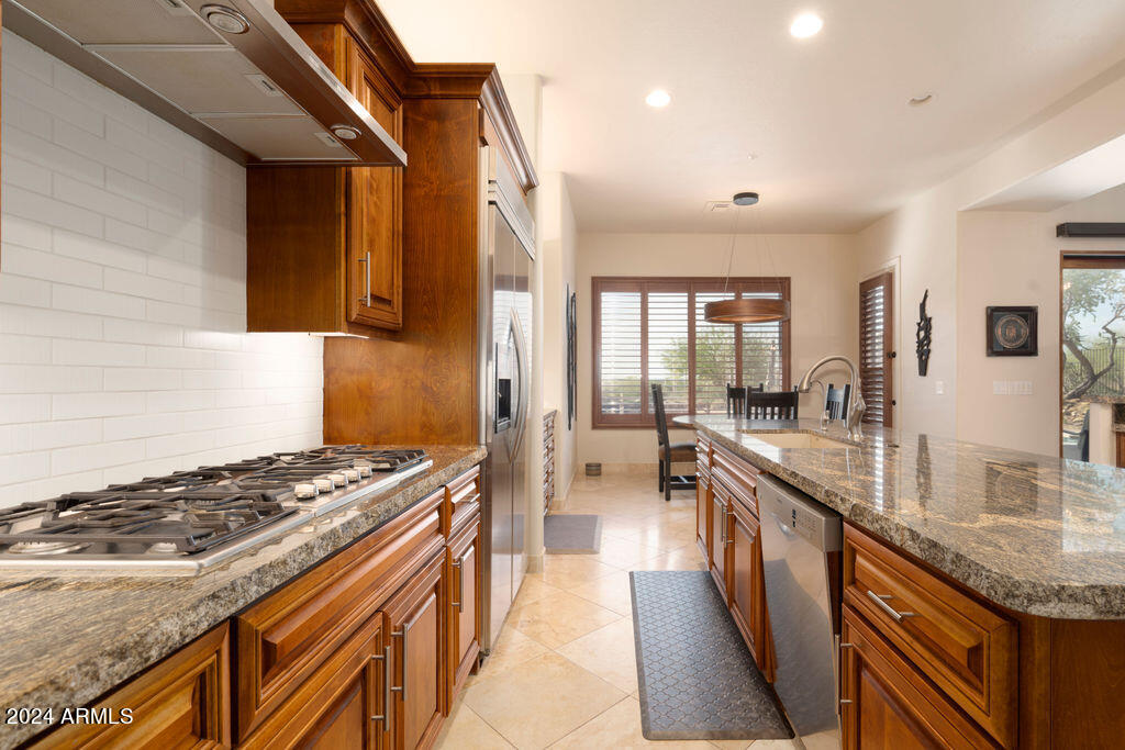 36482 N BOULDER VIEW Drive