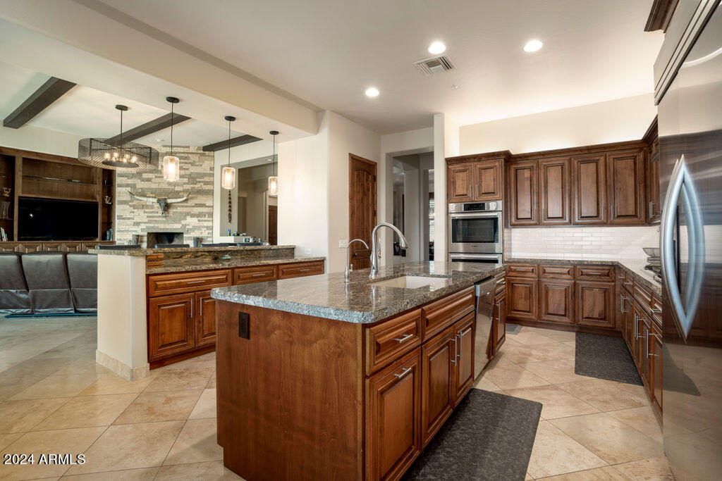 36482 N BOULDER VIEW Drive