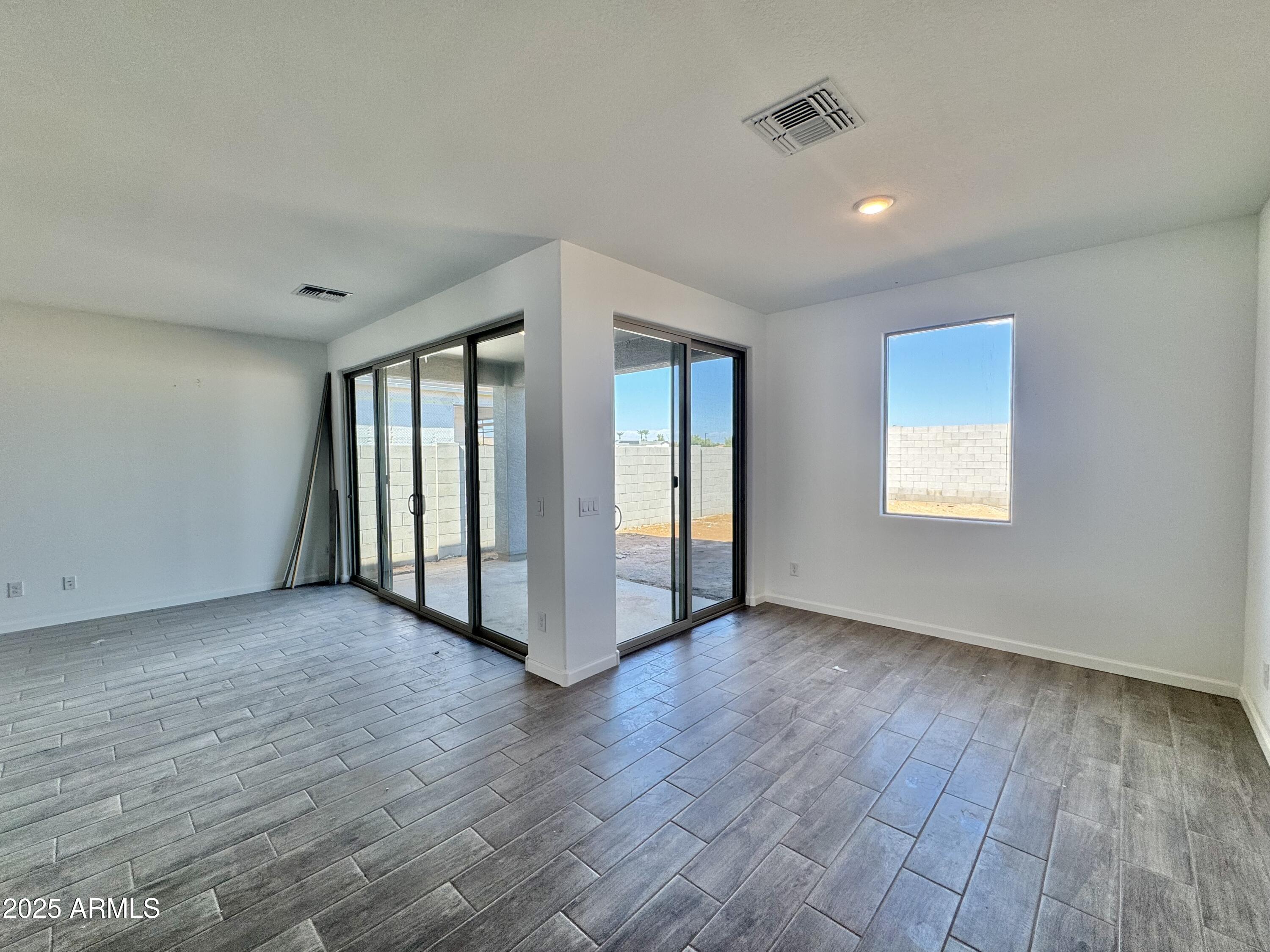 15732 W CAMDEN Avenue