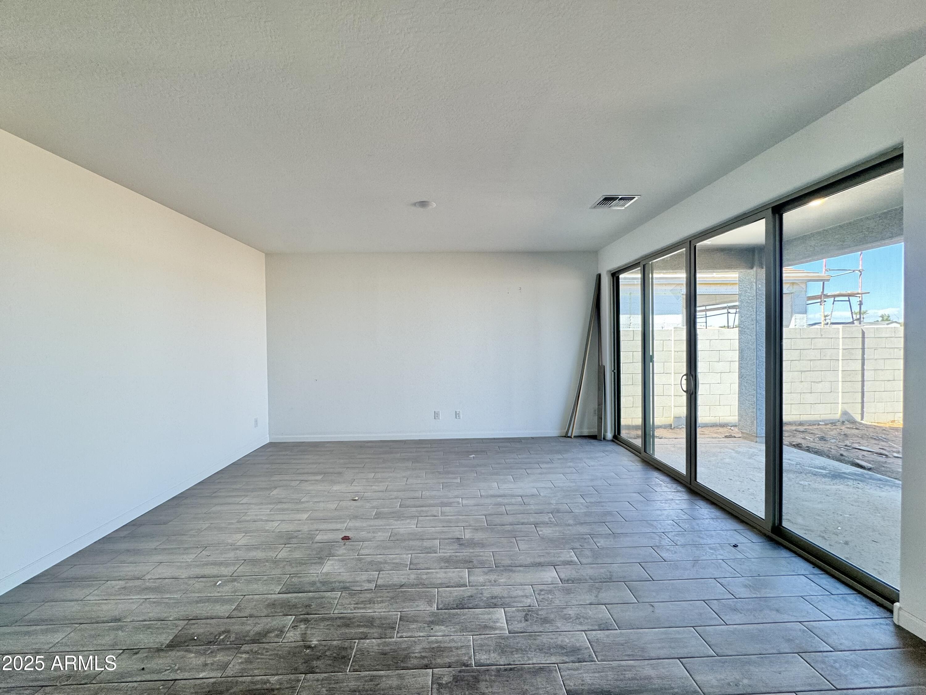 15732 W CAMDEN Avenue