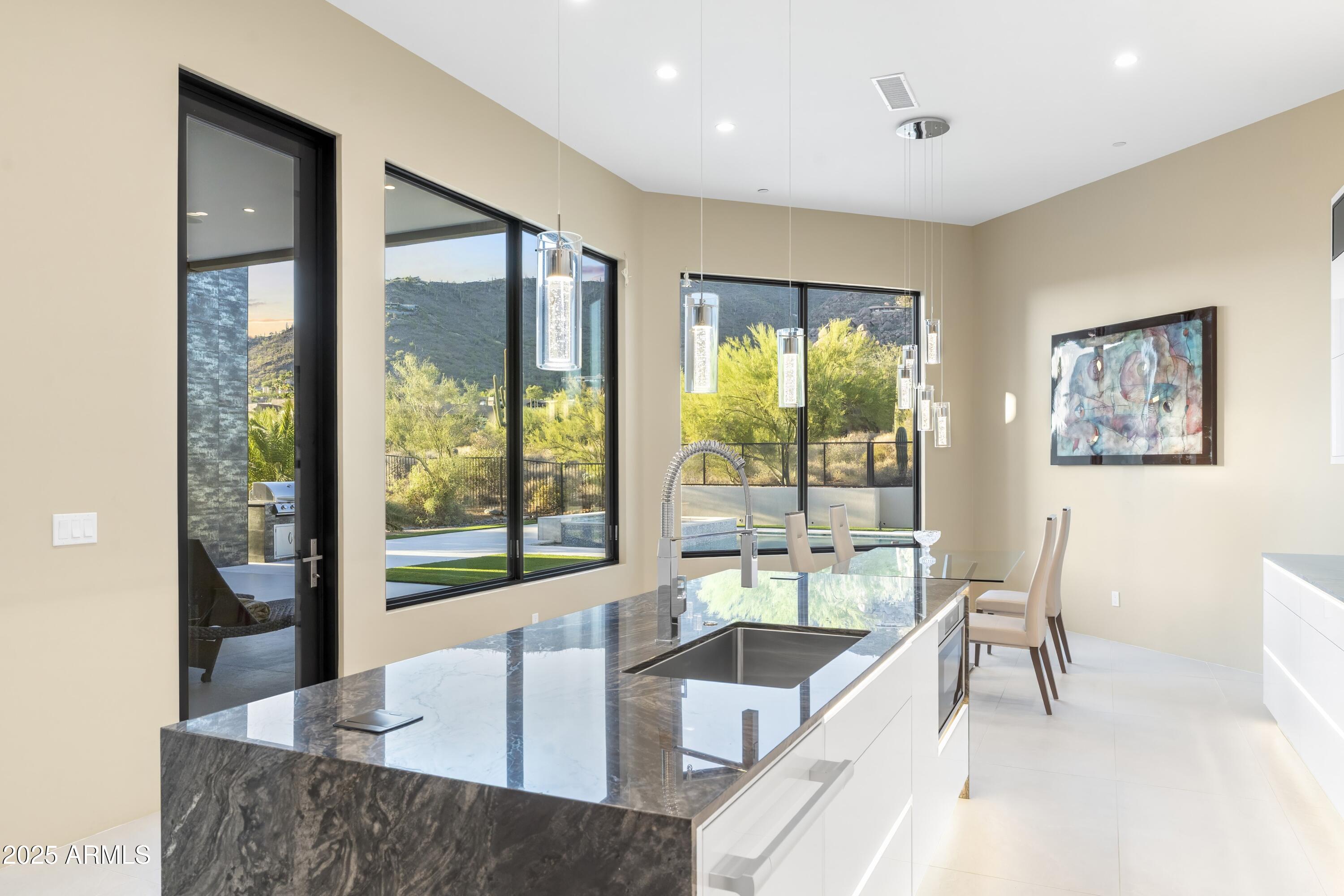 6816 E Stagecoach Pass