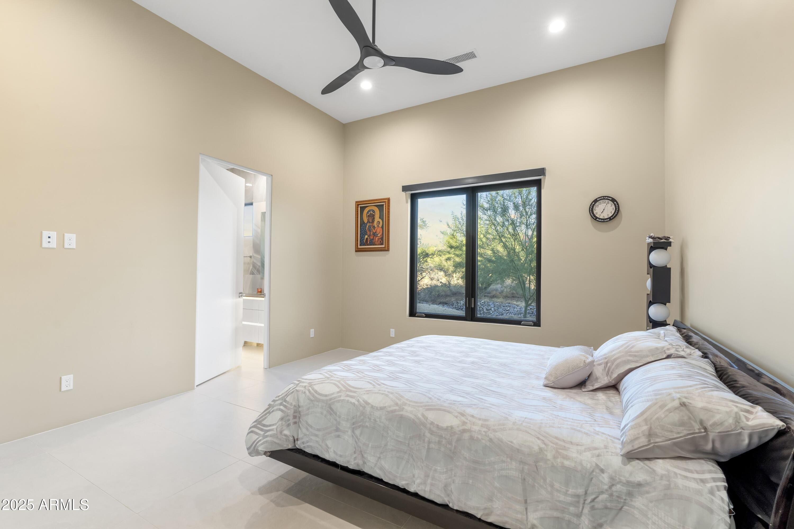 6816 E Stagecoach Pass