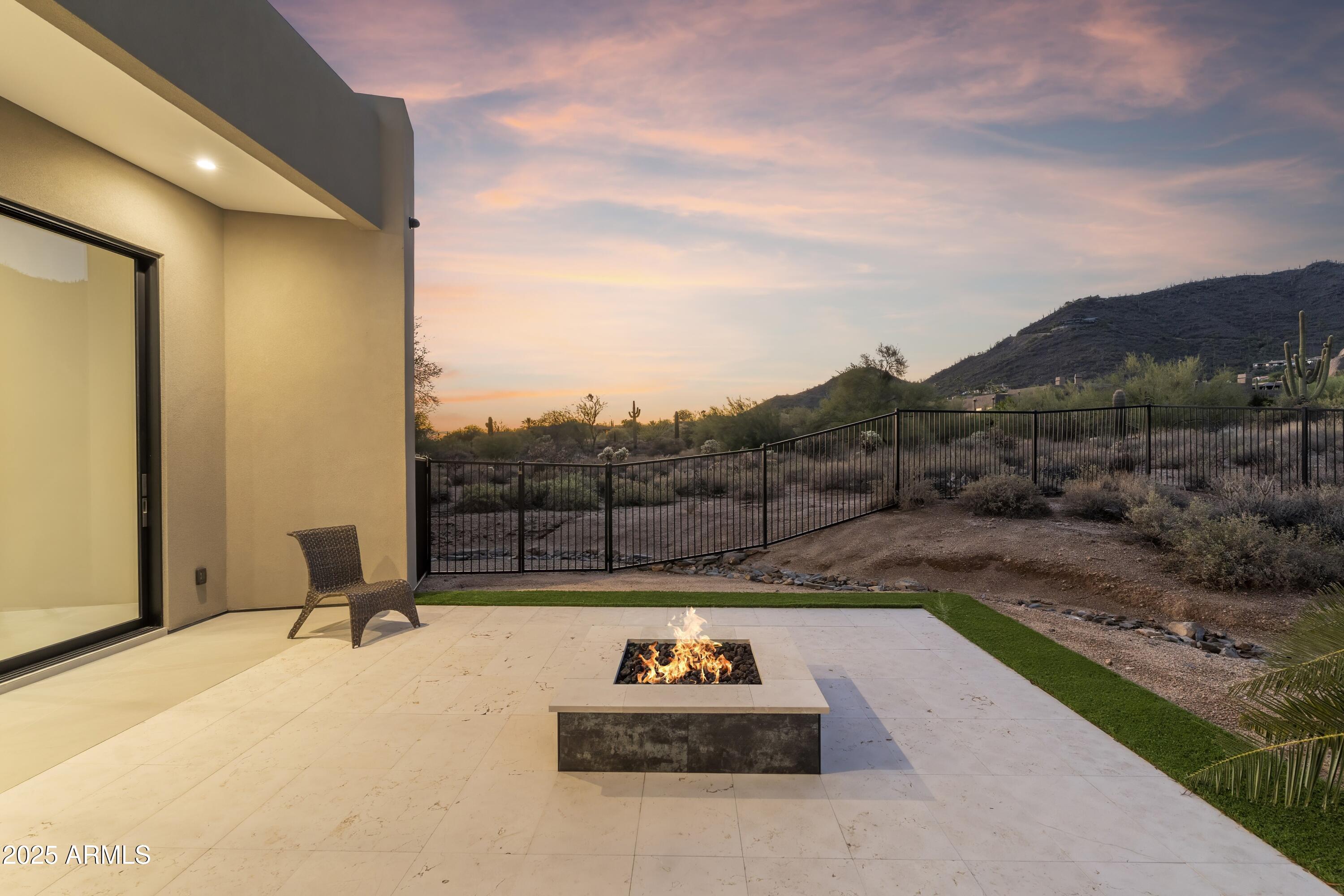 6816 E Stagecoach Pass