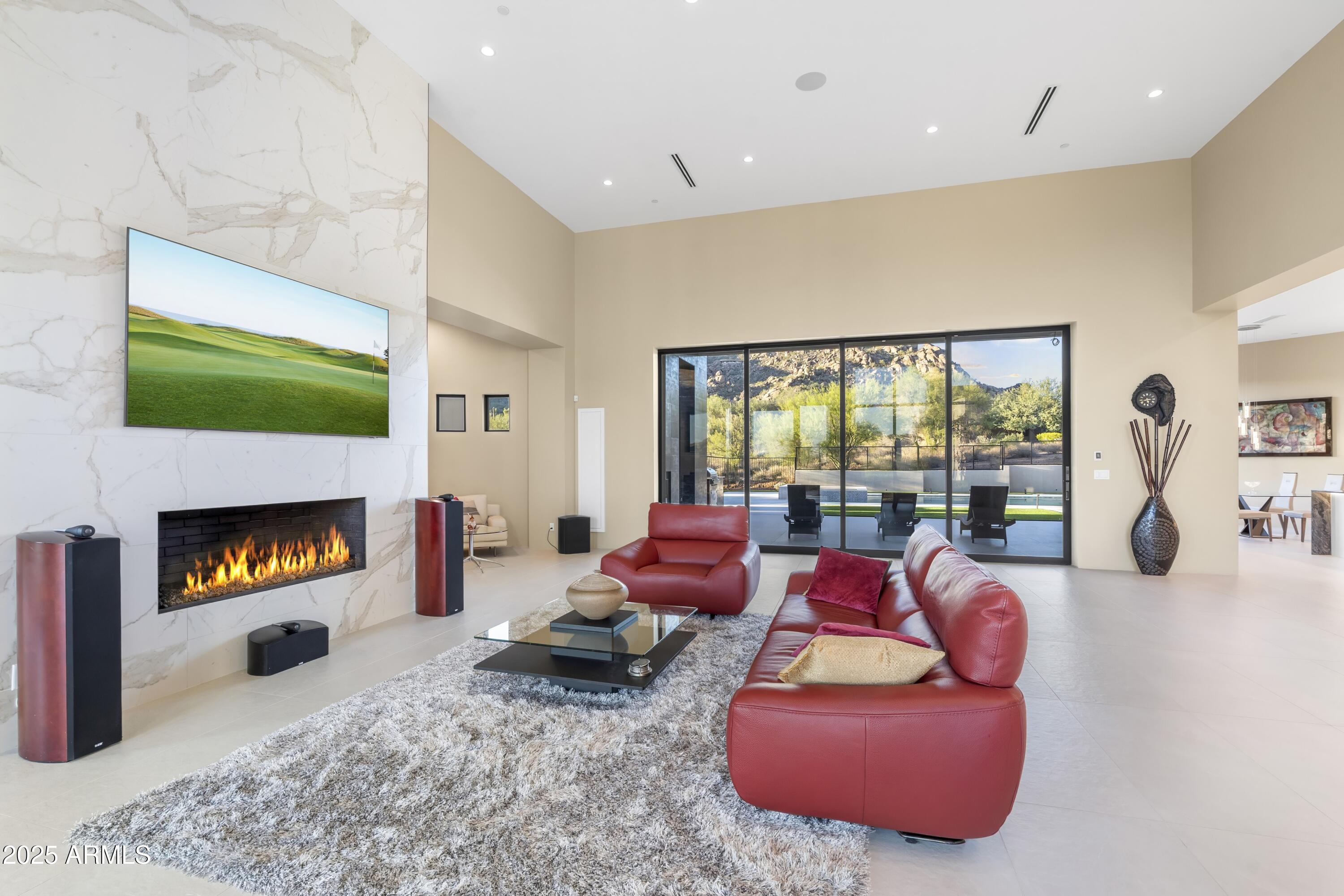 6816 E Stagecoach Pass