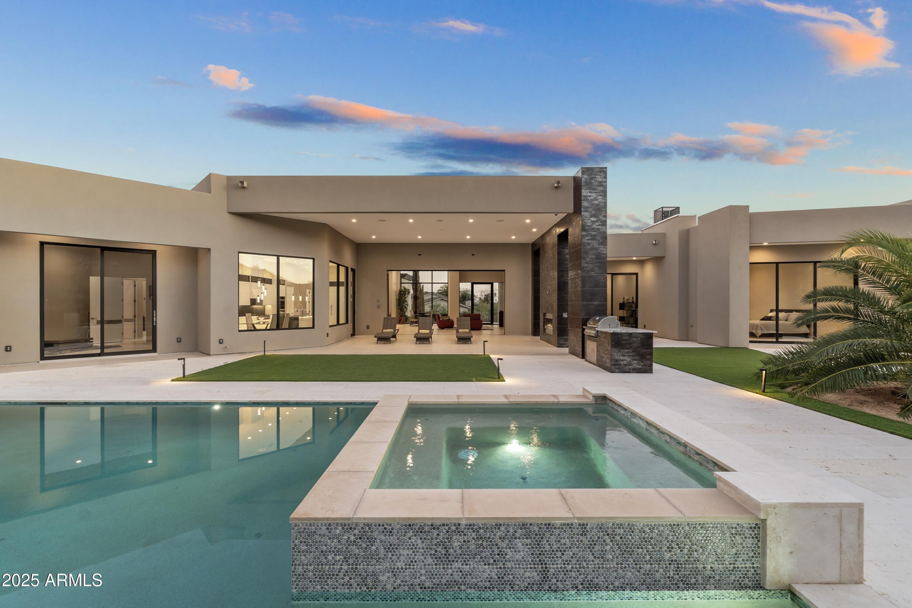 6816 E Stagecoach Pass