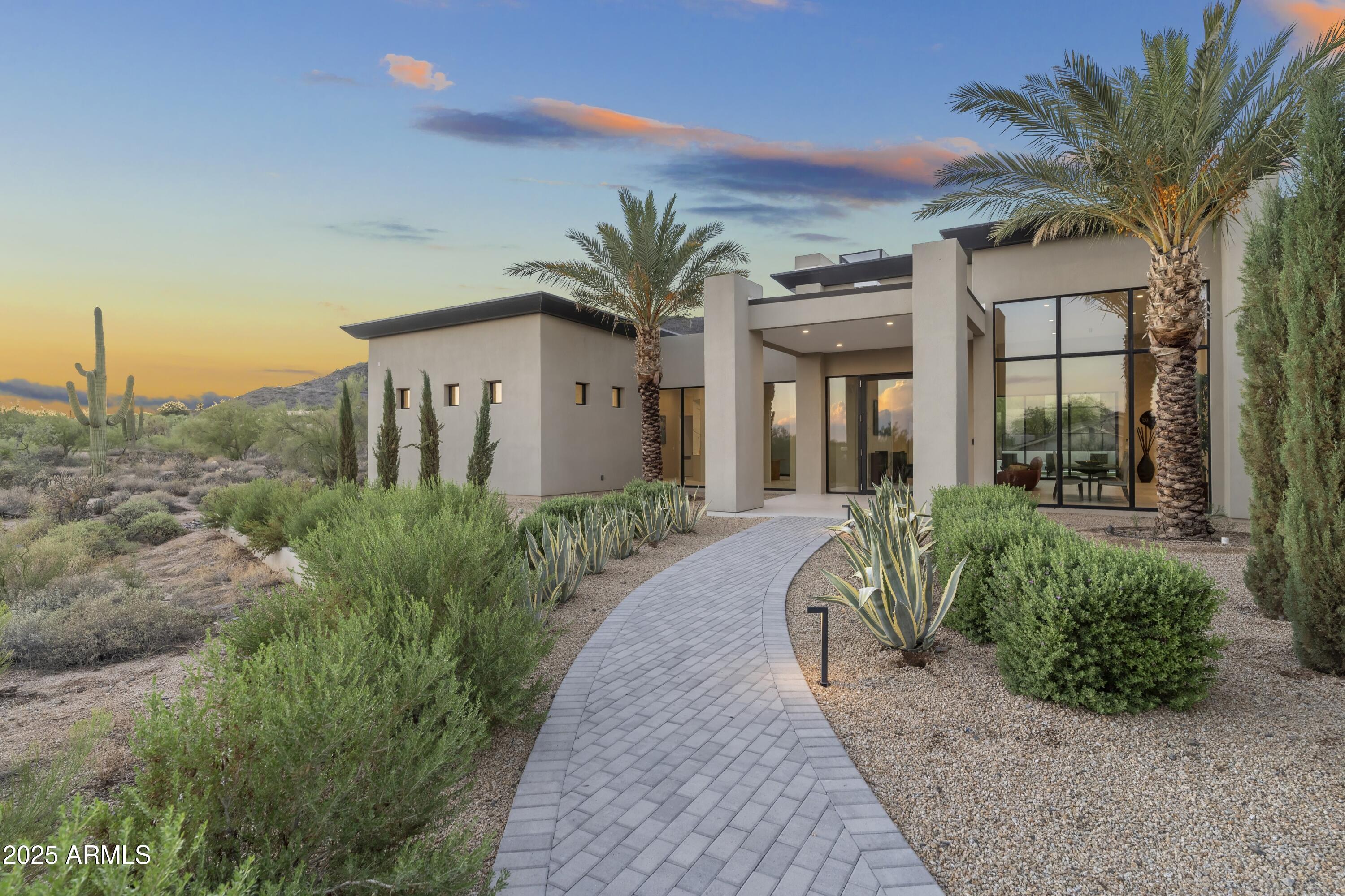 6816 E Stagecoach Pass