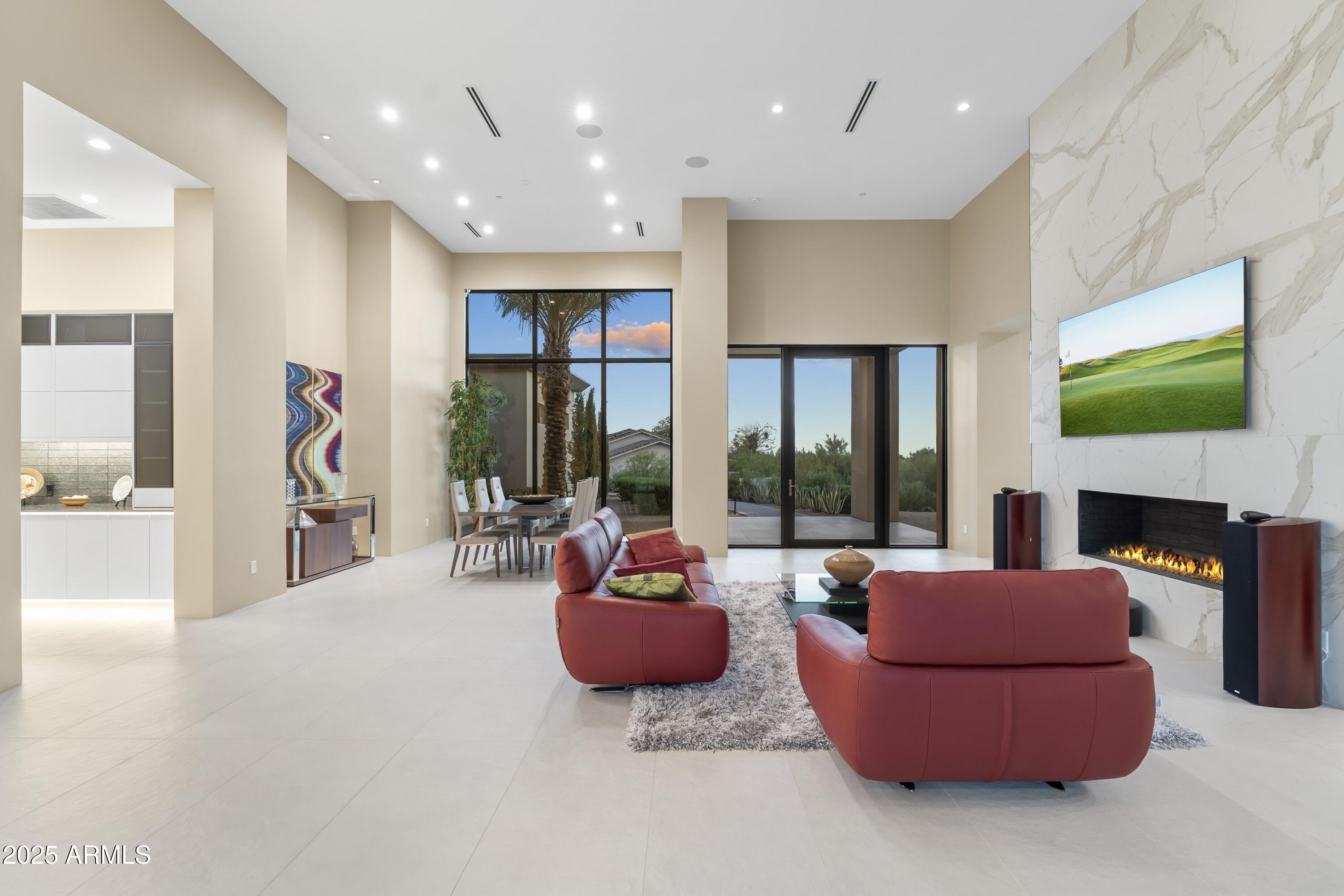 6816 E Stagecoach Pass