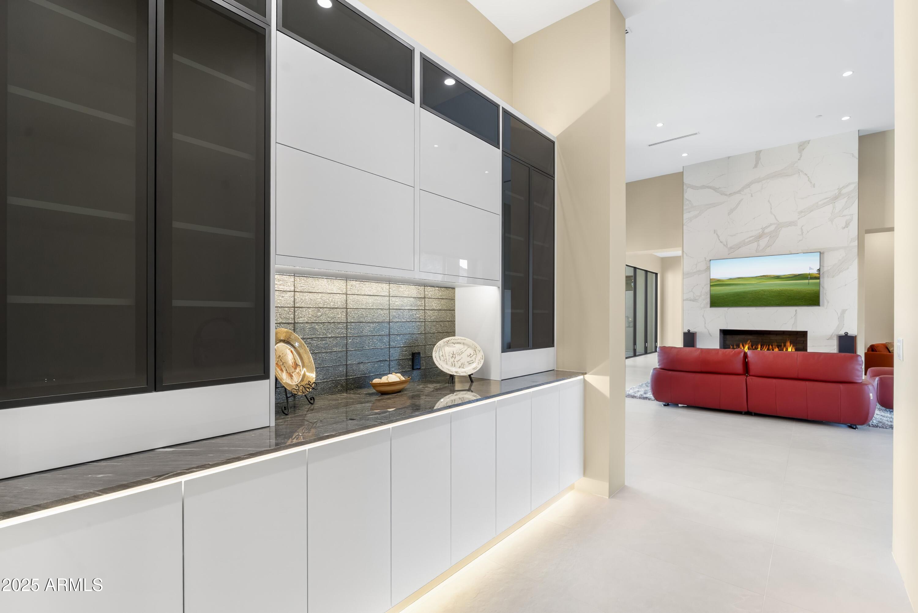 6816 E Stagecoach Pass