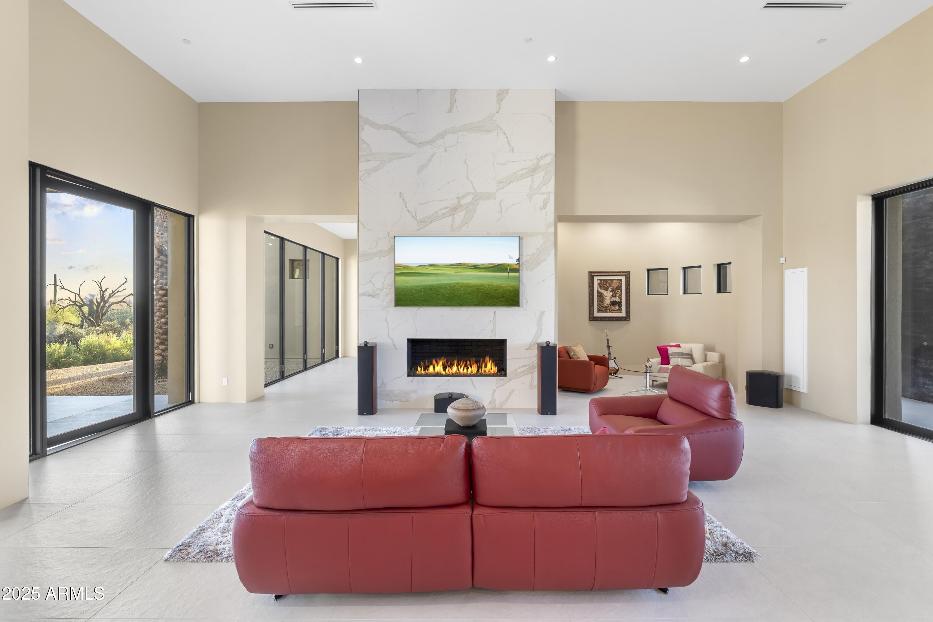 6816 E Stagecoach Pass