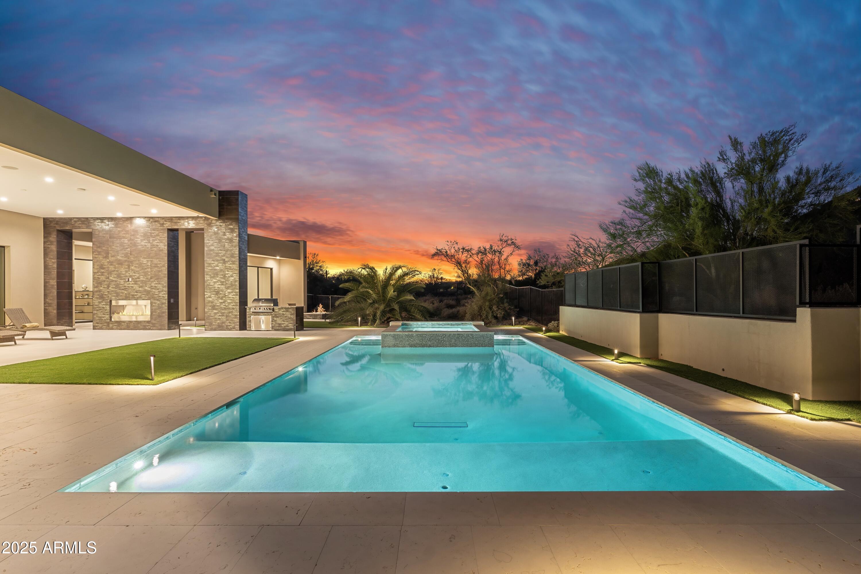 6816 E Stagecoach Pass