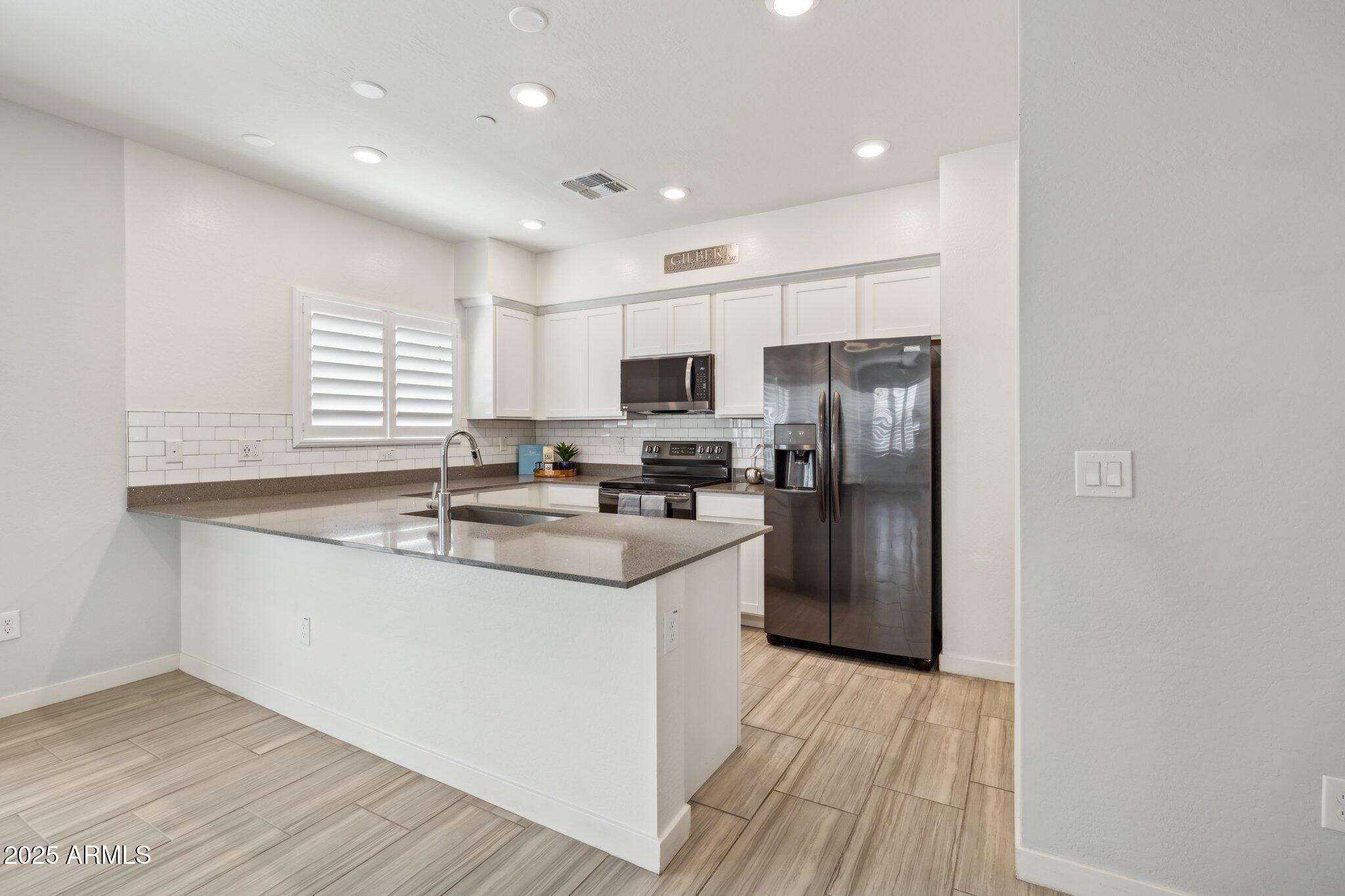 2772 S CATHERINE Drive, 102