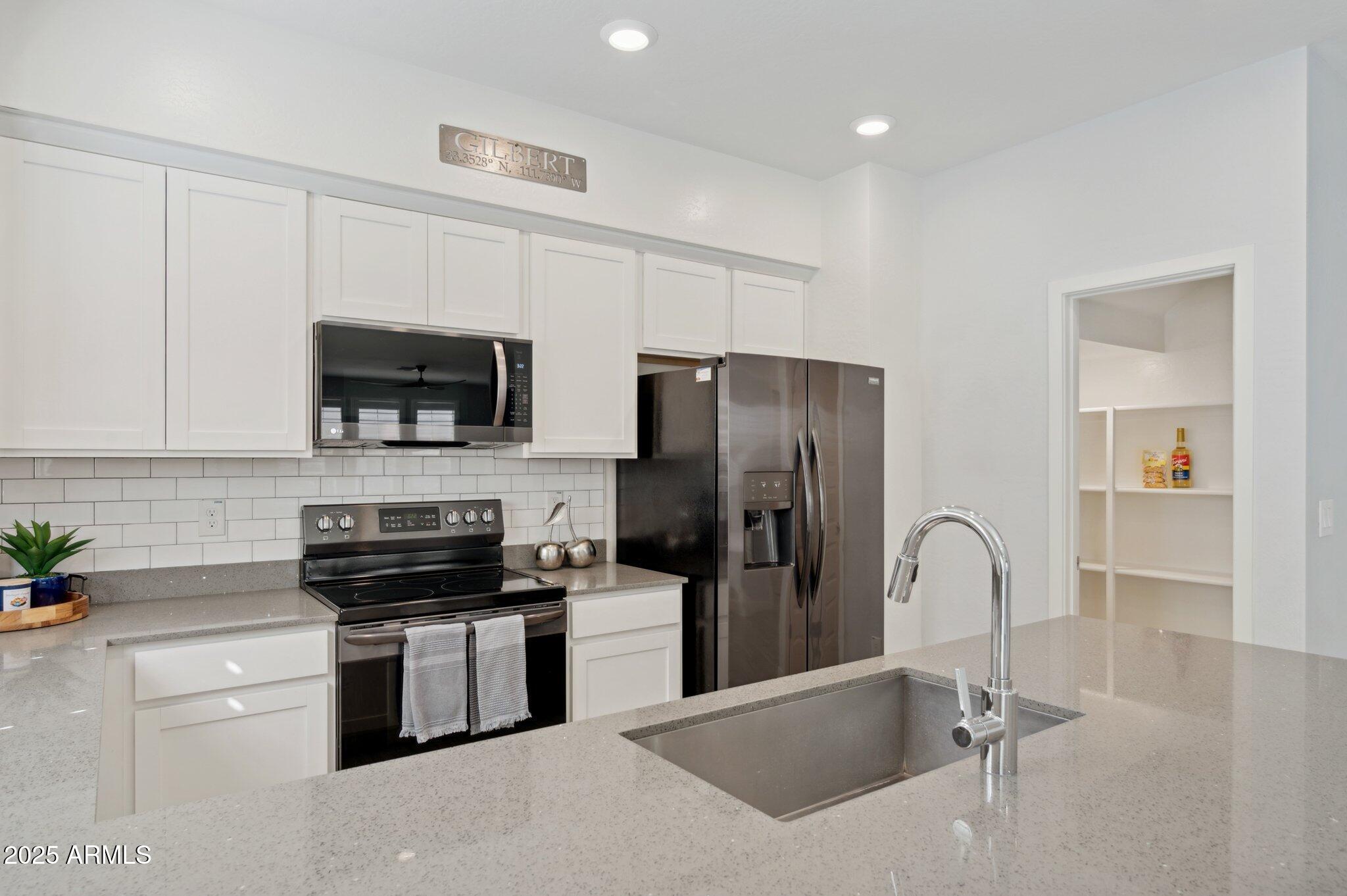 2772 S CATHERINE Drive, 102