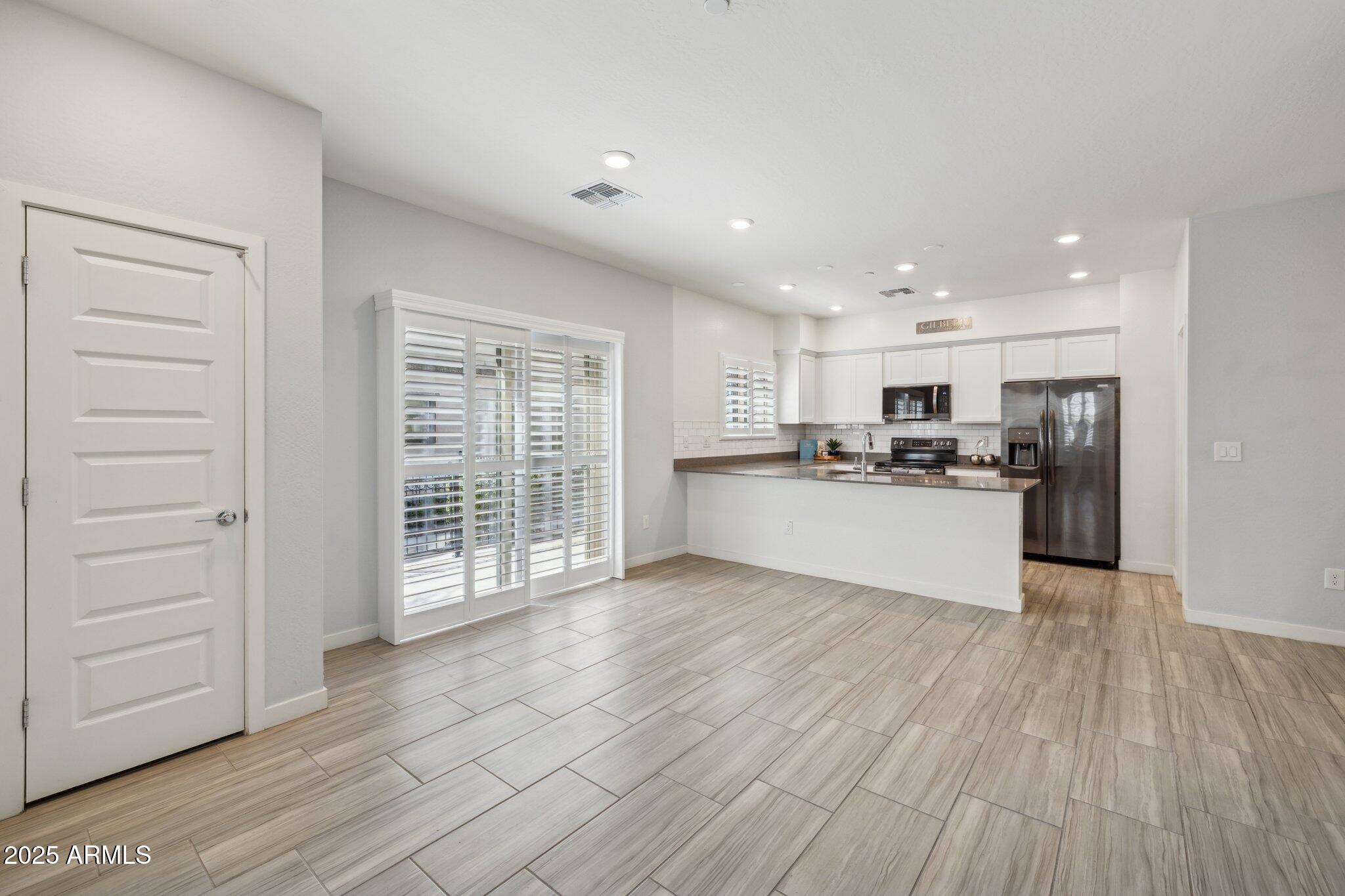 2772 S CATHERINE Drive, 102