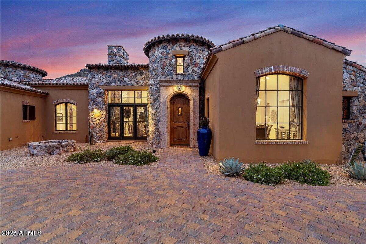 9514 E MADERA Drive