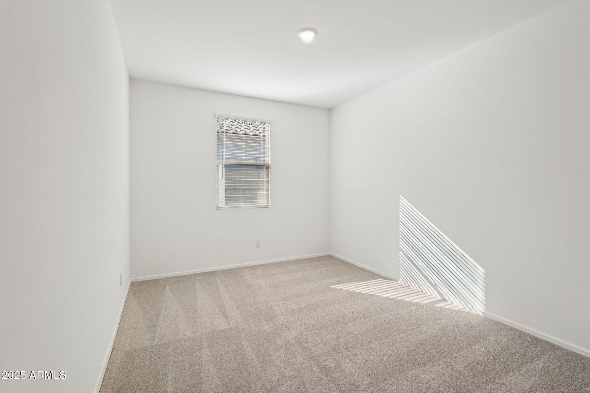 24152 W BOWKER Street