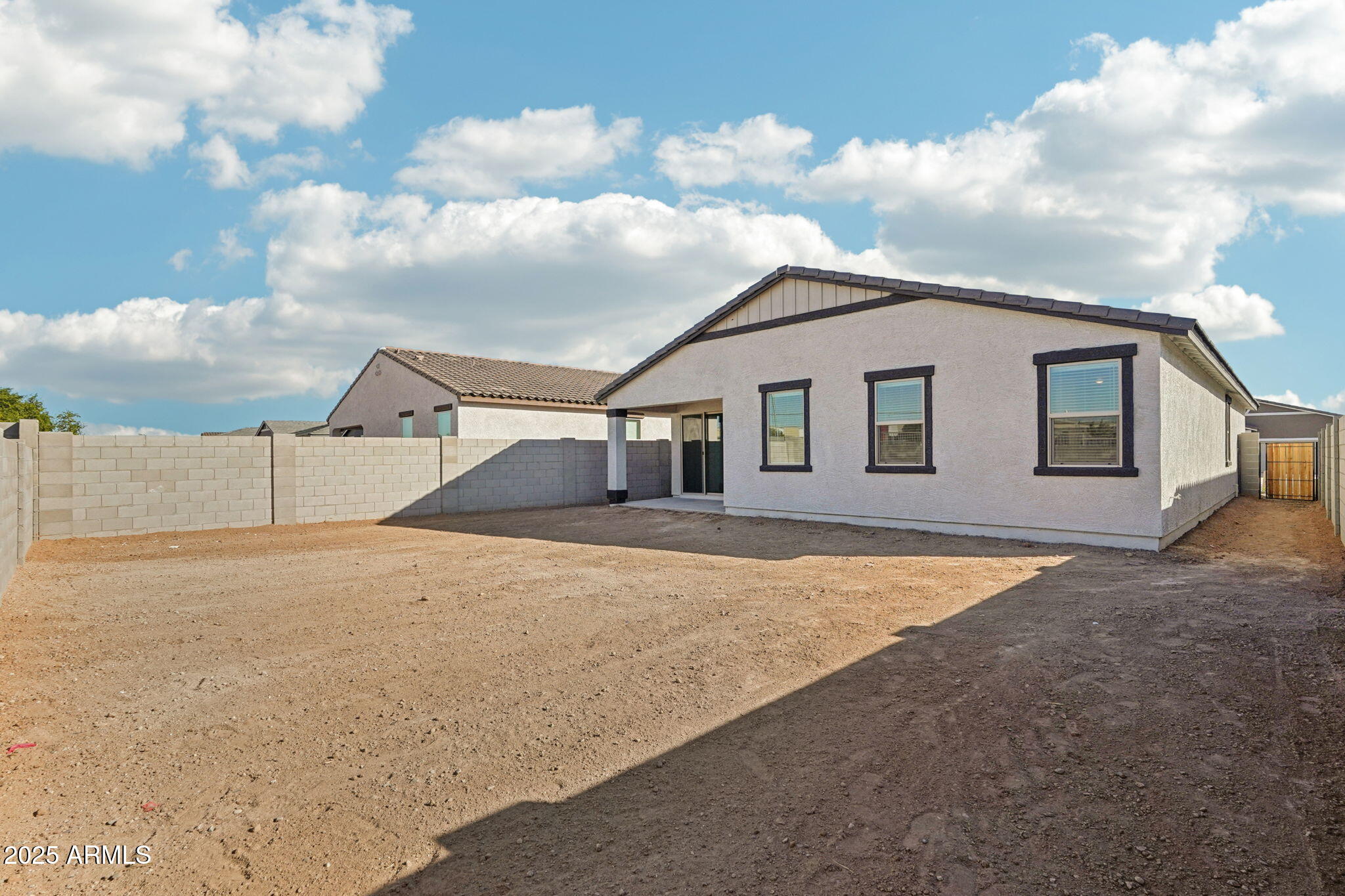 24152 W BOWKER Street