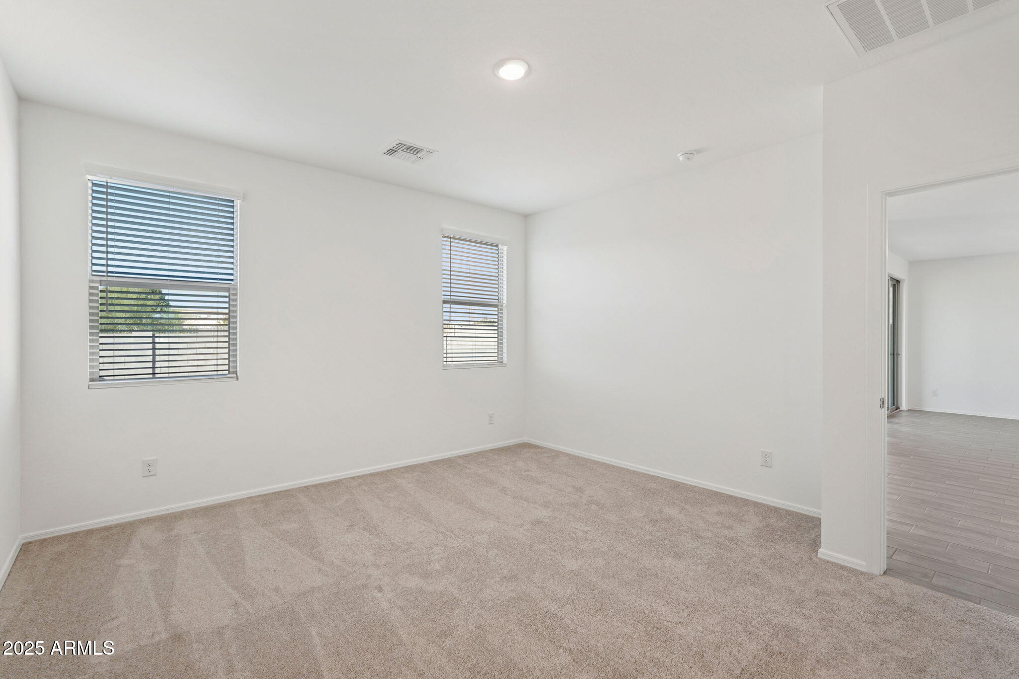 24152 W BOWKER Street