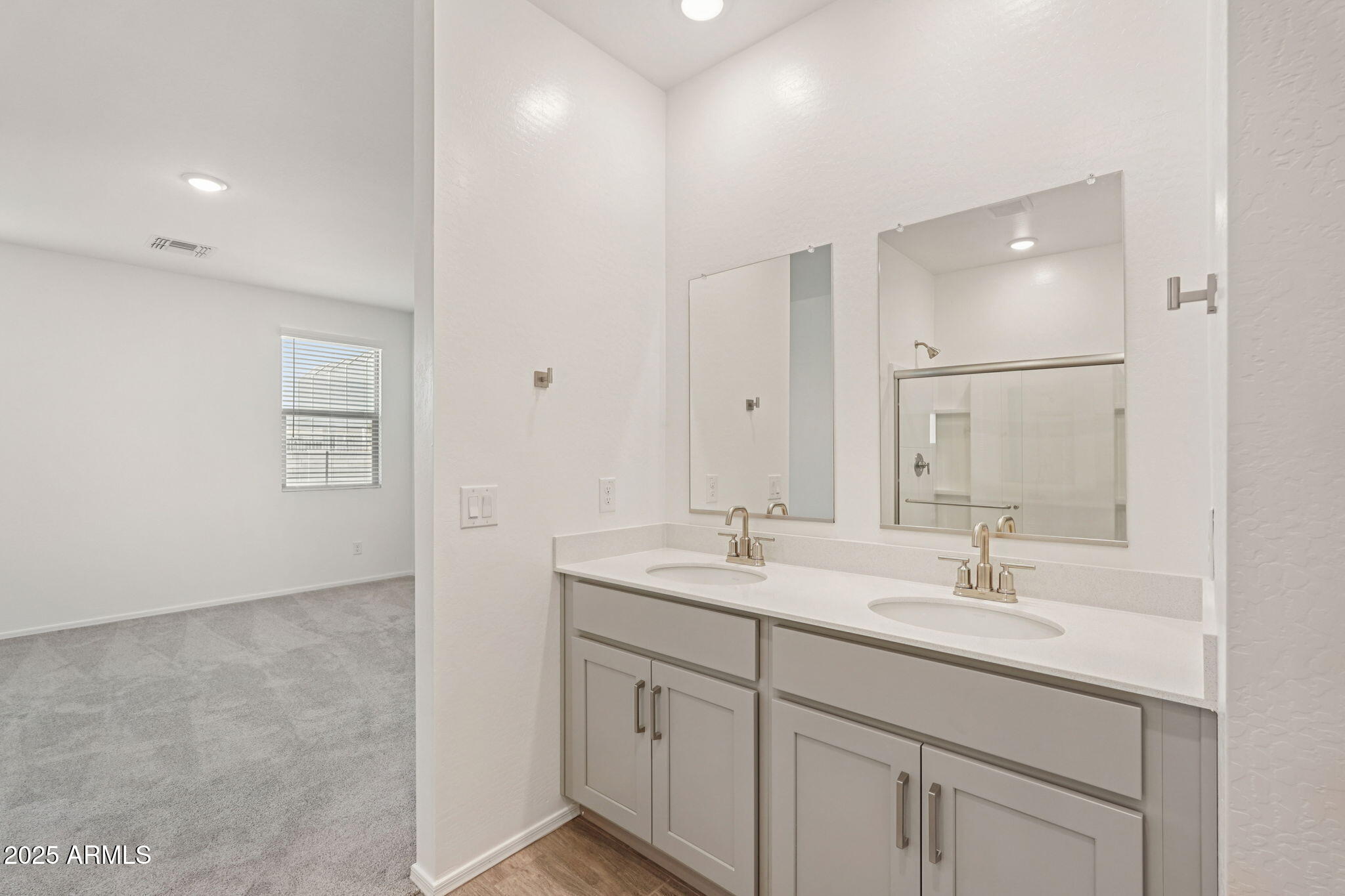 24152 W BOWKER Street