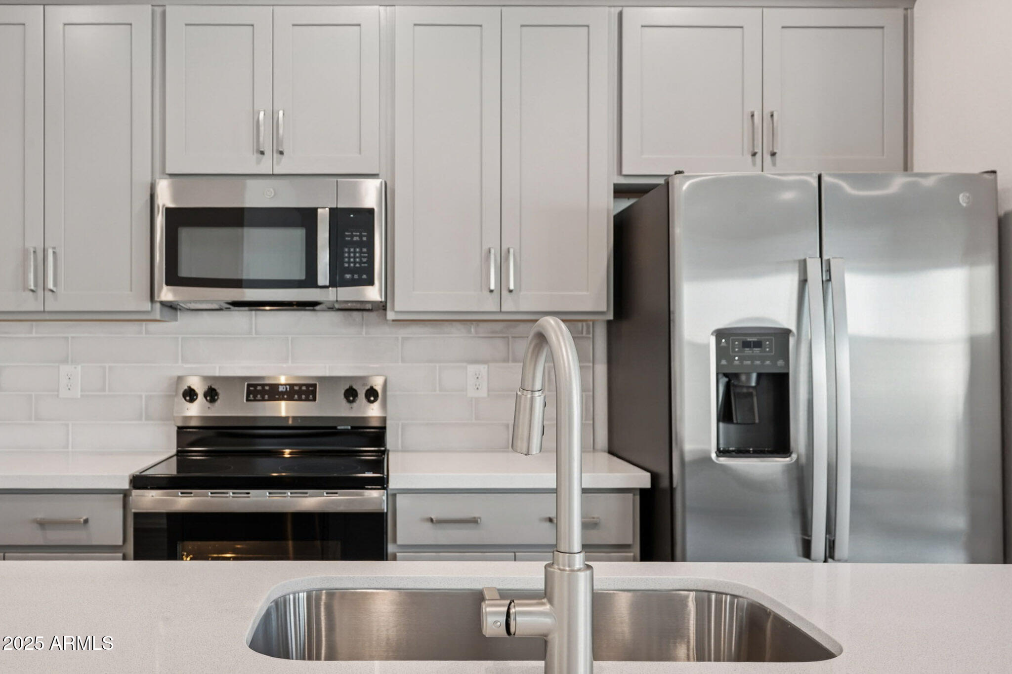 24152 W BOWKER Street