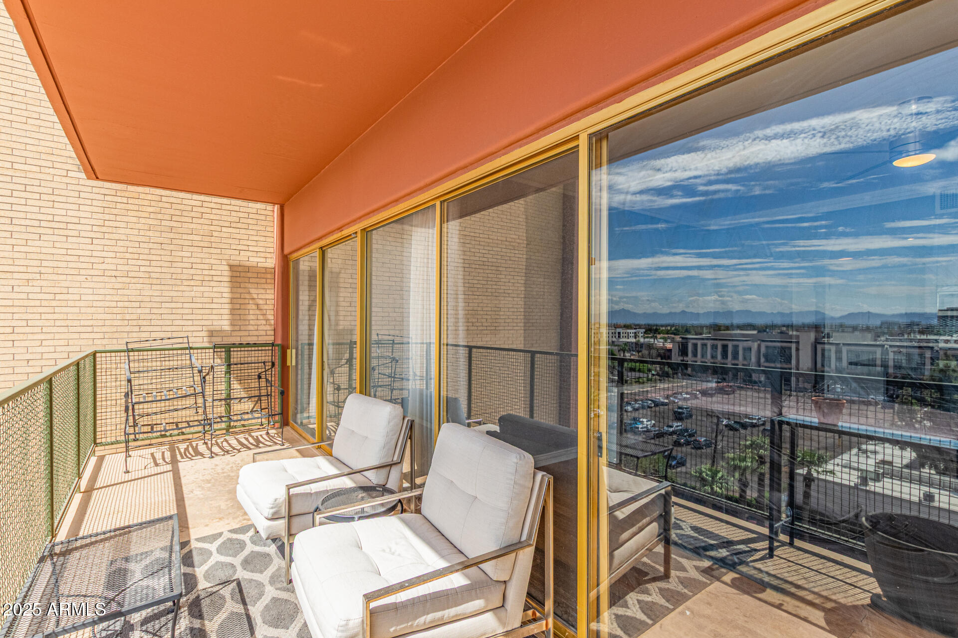 4750 N CENTRAL Avenue, 7B