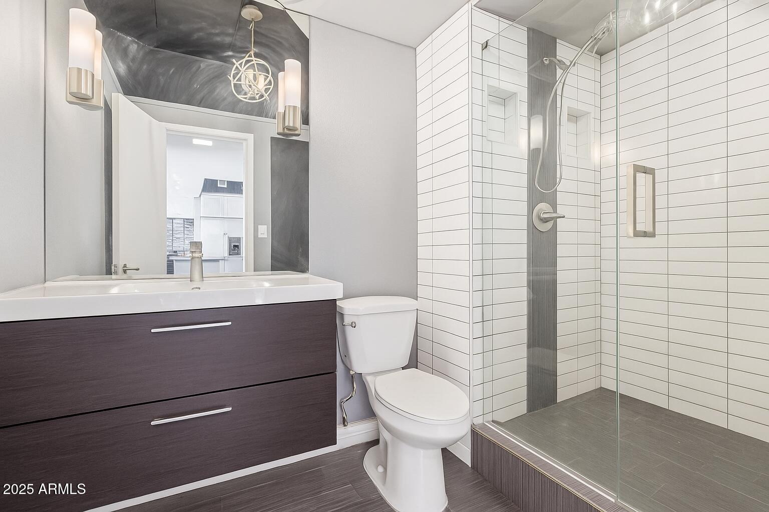 4750 N CENTRAL Avenue, 7B