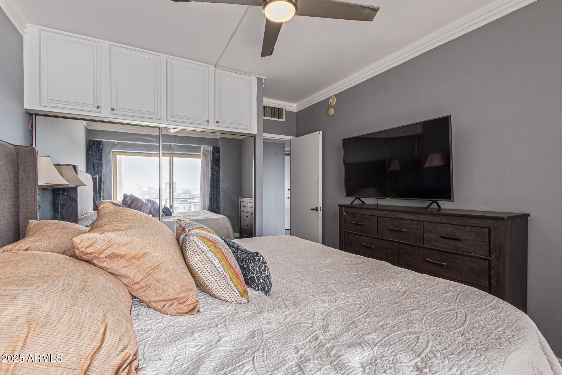 4750 N CENTRAL Avenue, 7B